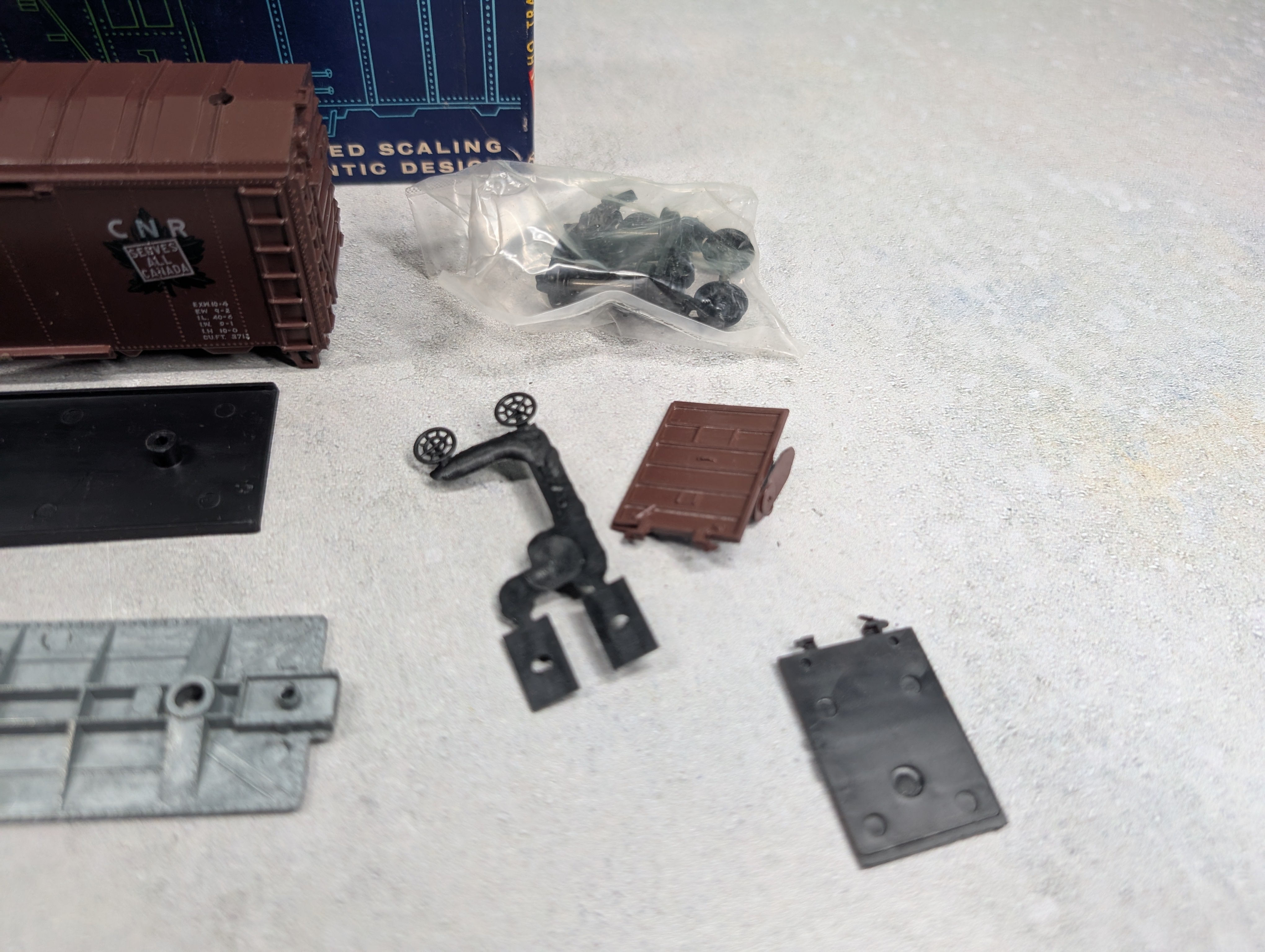 USED Roundhouse HO Scale 40' Box Car Canadian National CN #524270 KIT