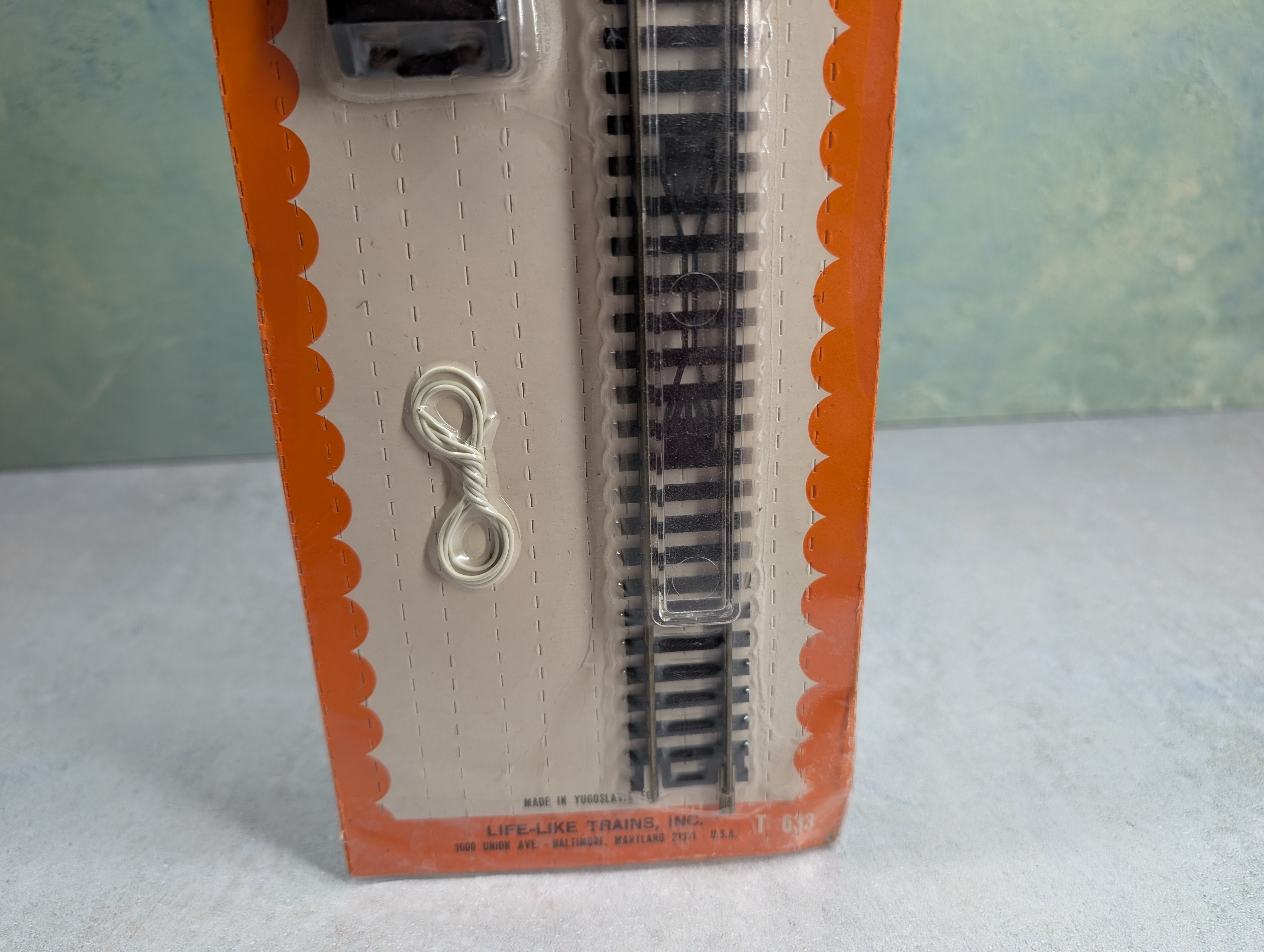 USED Life-Like T633 HO Scale Remote Uncoupling Set, Brass, Code 100