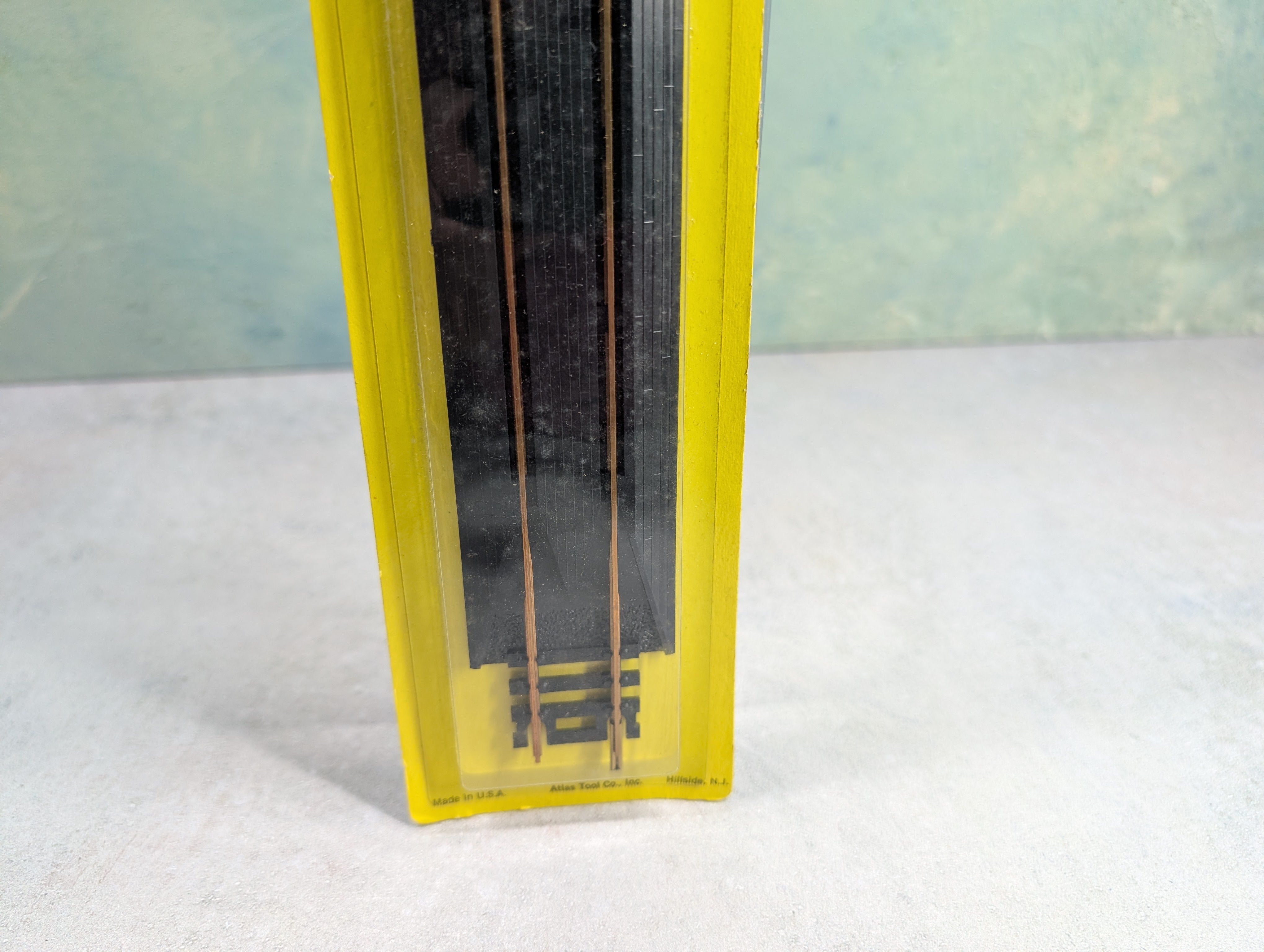 USED Atlas 44 HO Scale Straight Rerailer, Brass, Code 100