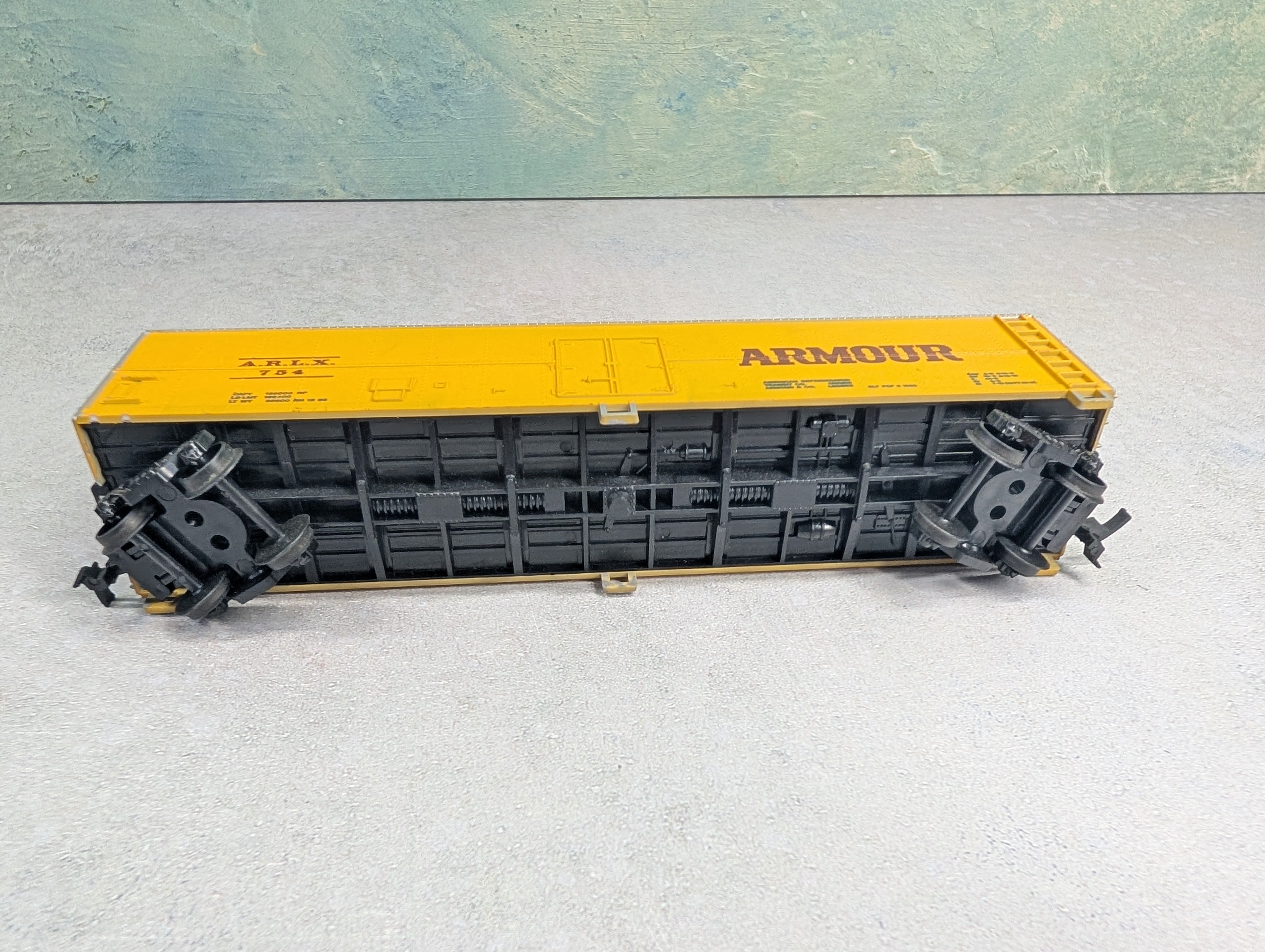 USED AHM HO Scale 50' Box Car Armour Refrigerator Line ARLX #754