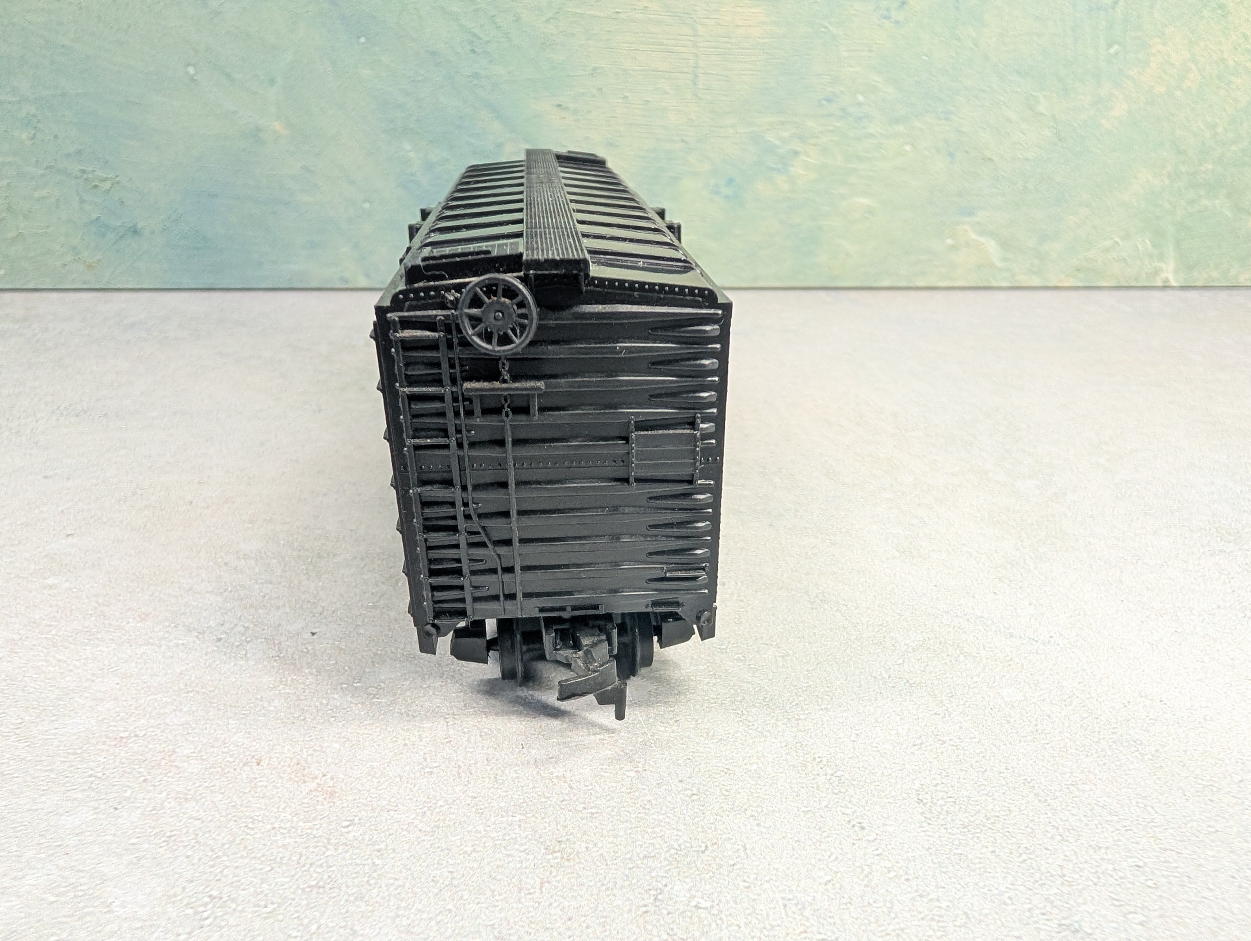 USED HO Scale 40' Box Car New Haven NH #32957