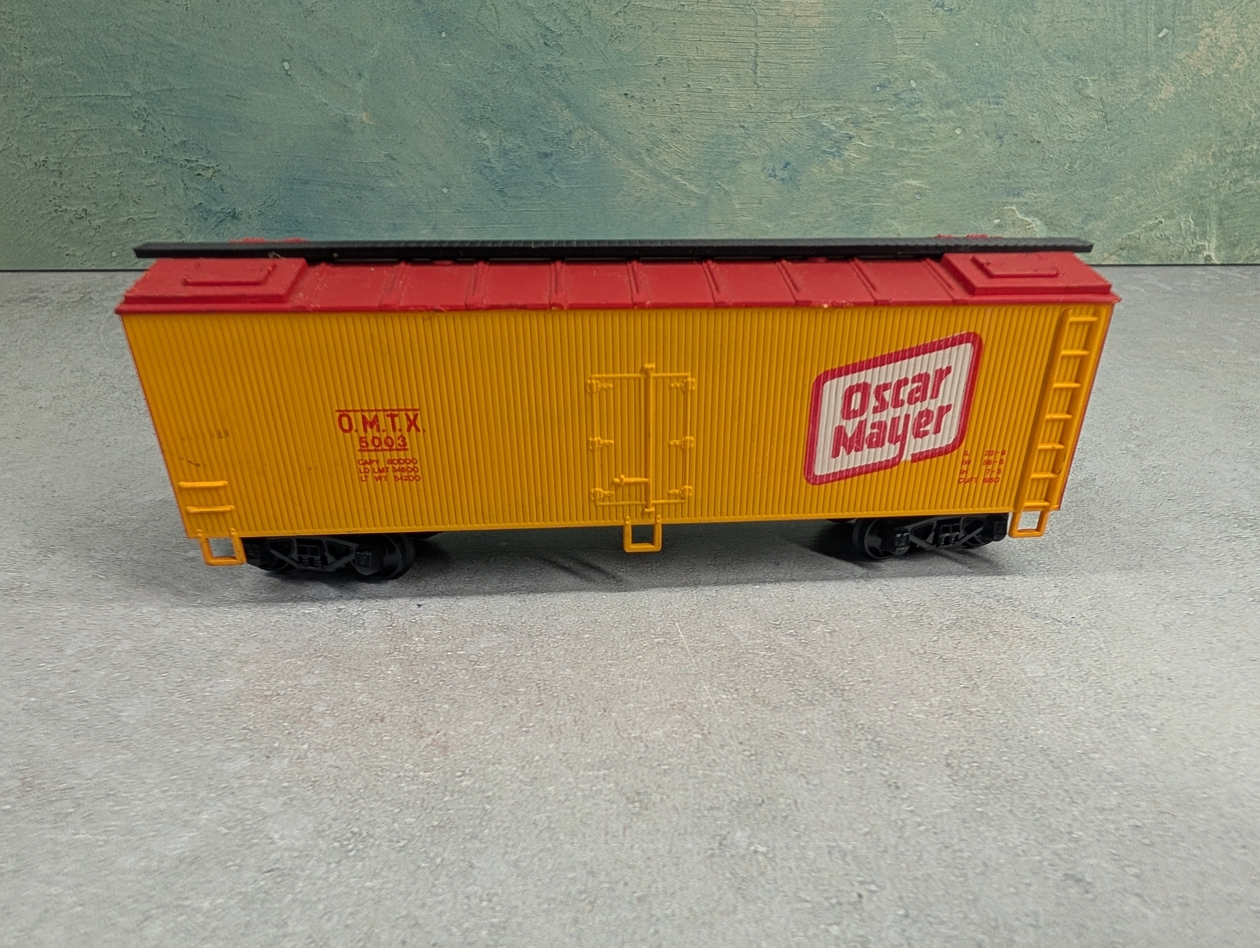 USED HO Scale 40' Wooden Reefer Box Car Oscar Mayer OMTX #5003