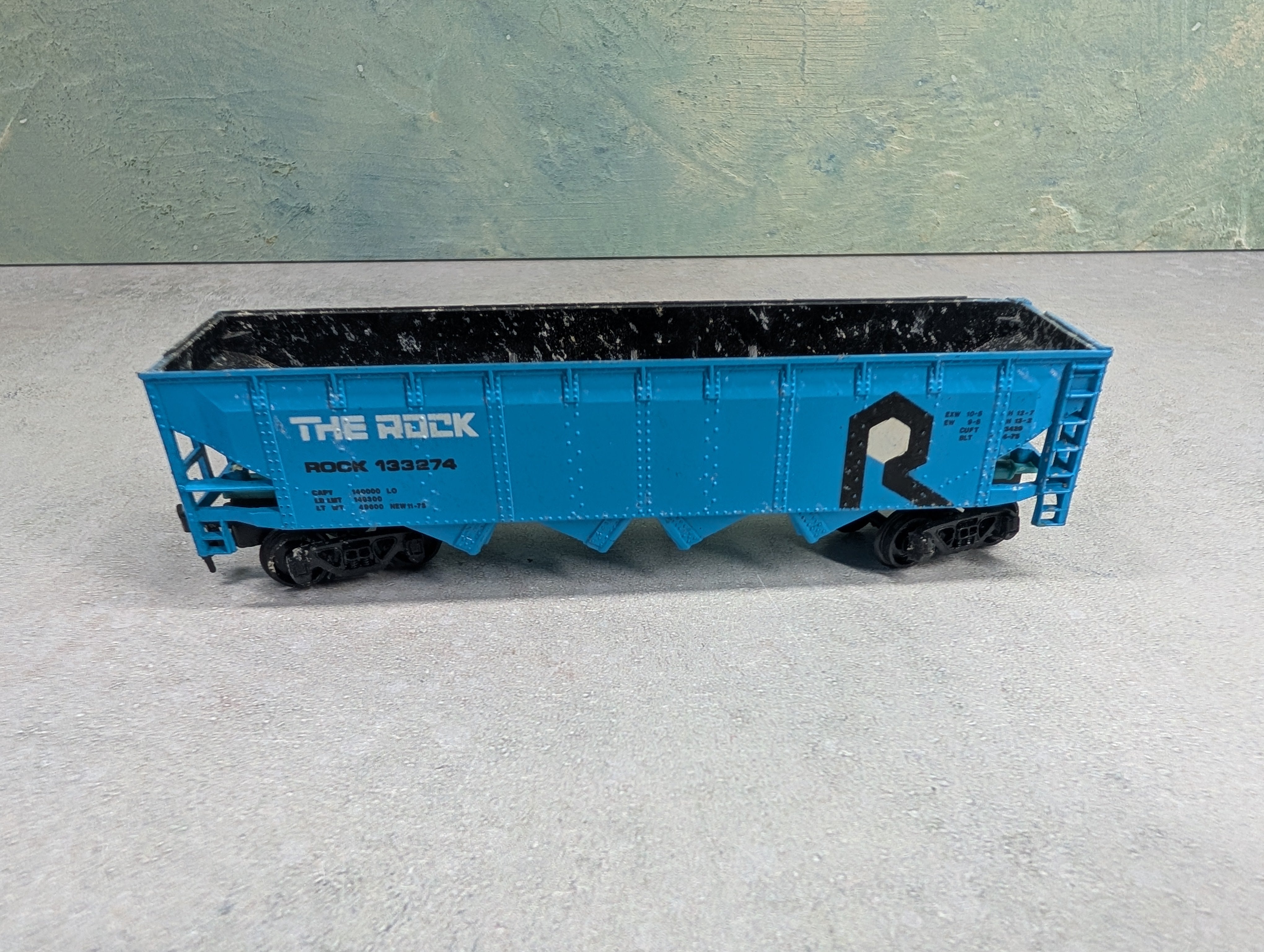 USED Bachmann HO Scale Quad Hopper Rock Island #133274