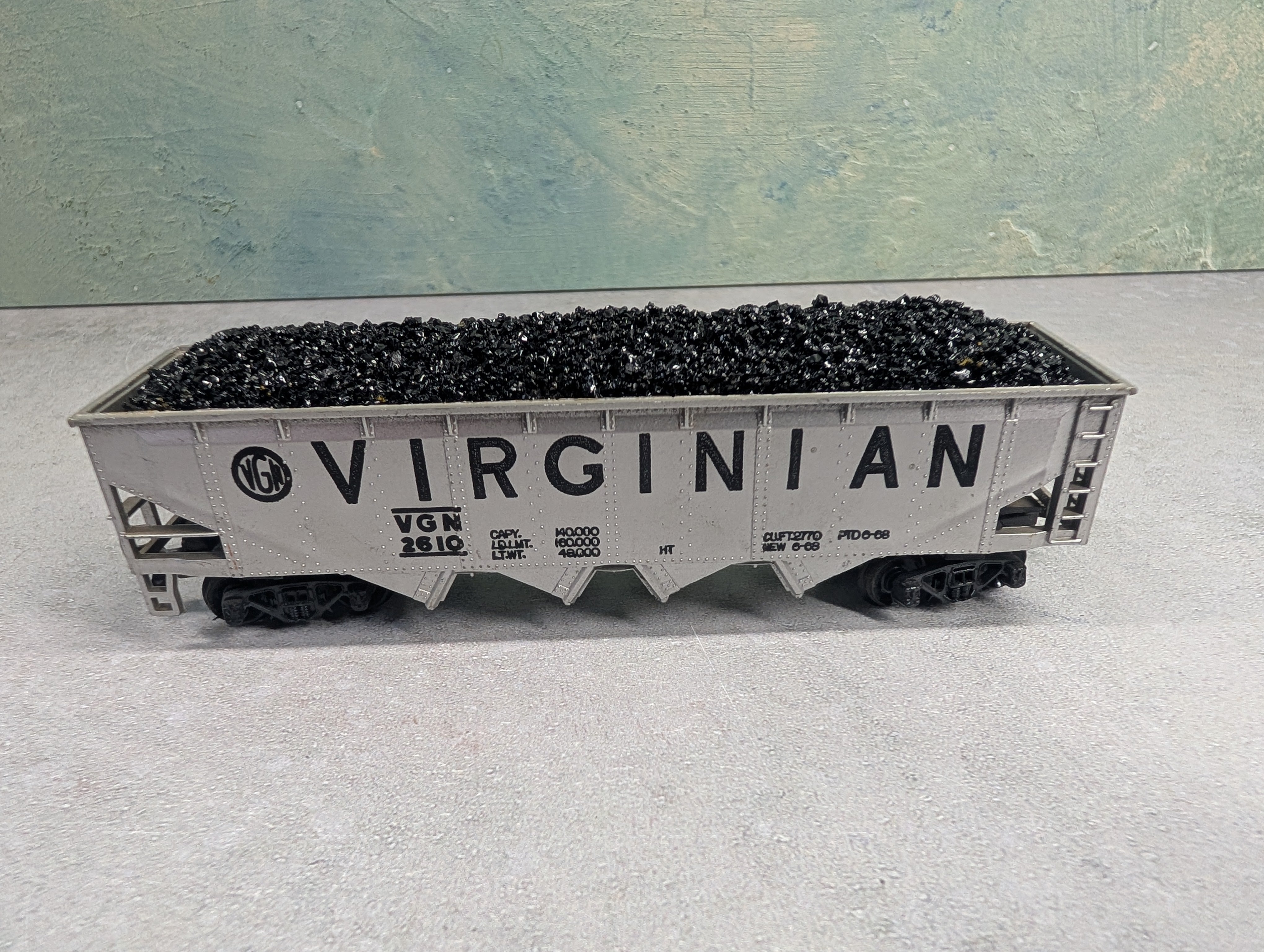 USED Tyco HO Scale Quad Hopper Virginian VGN #2610 w/ Coal Load