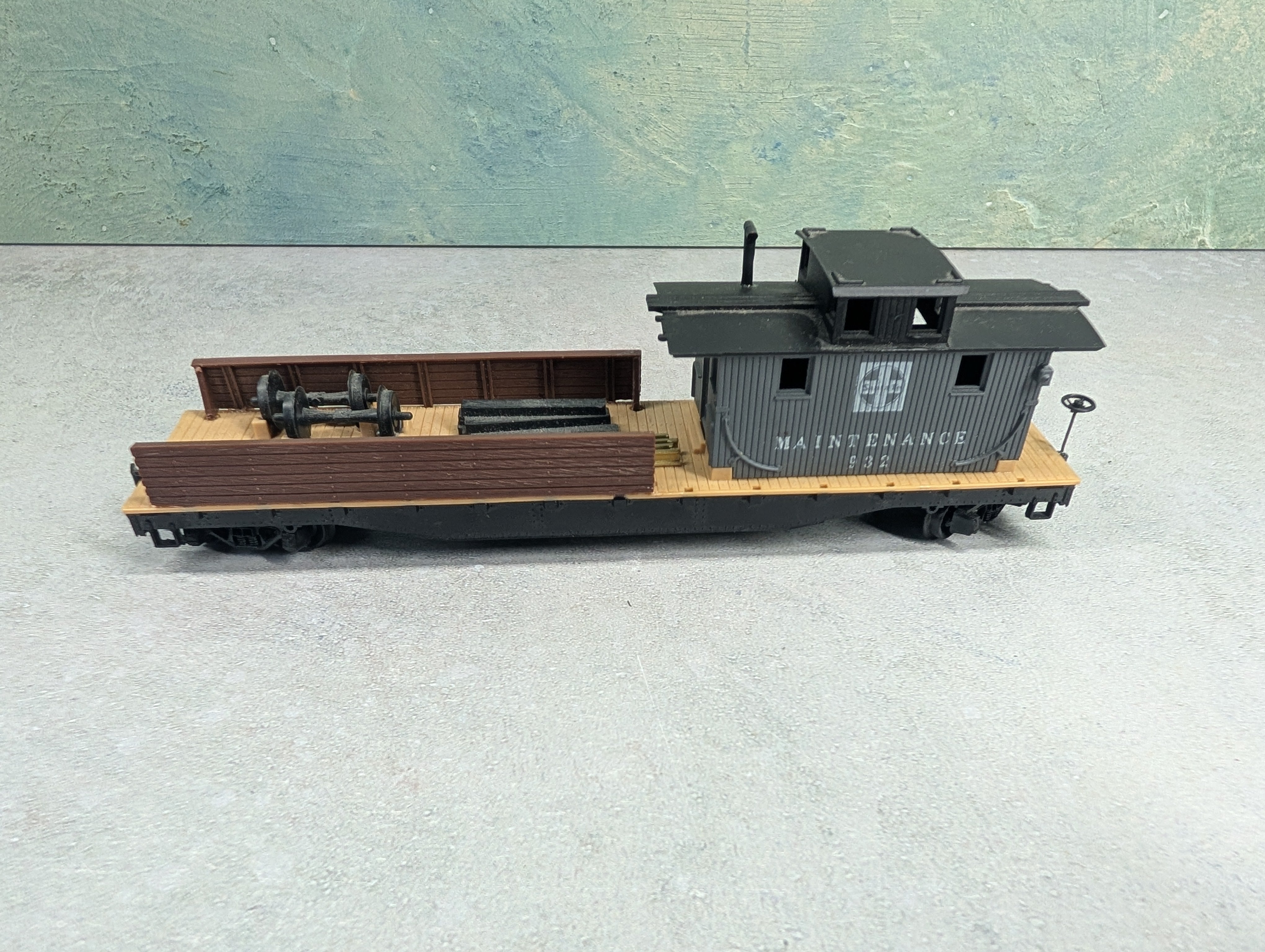 USED Tyco HO Scale MOW Boom Tender Santa Fe #932