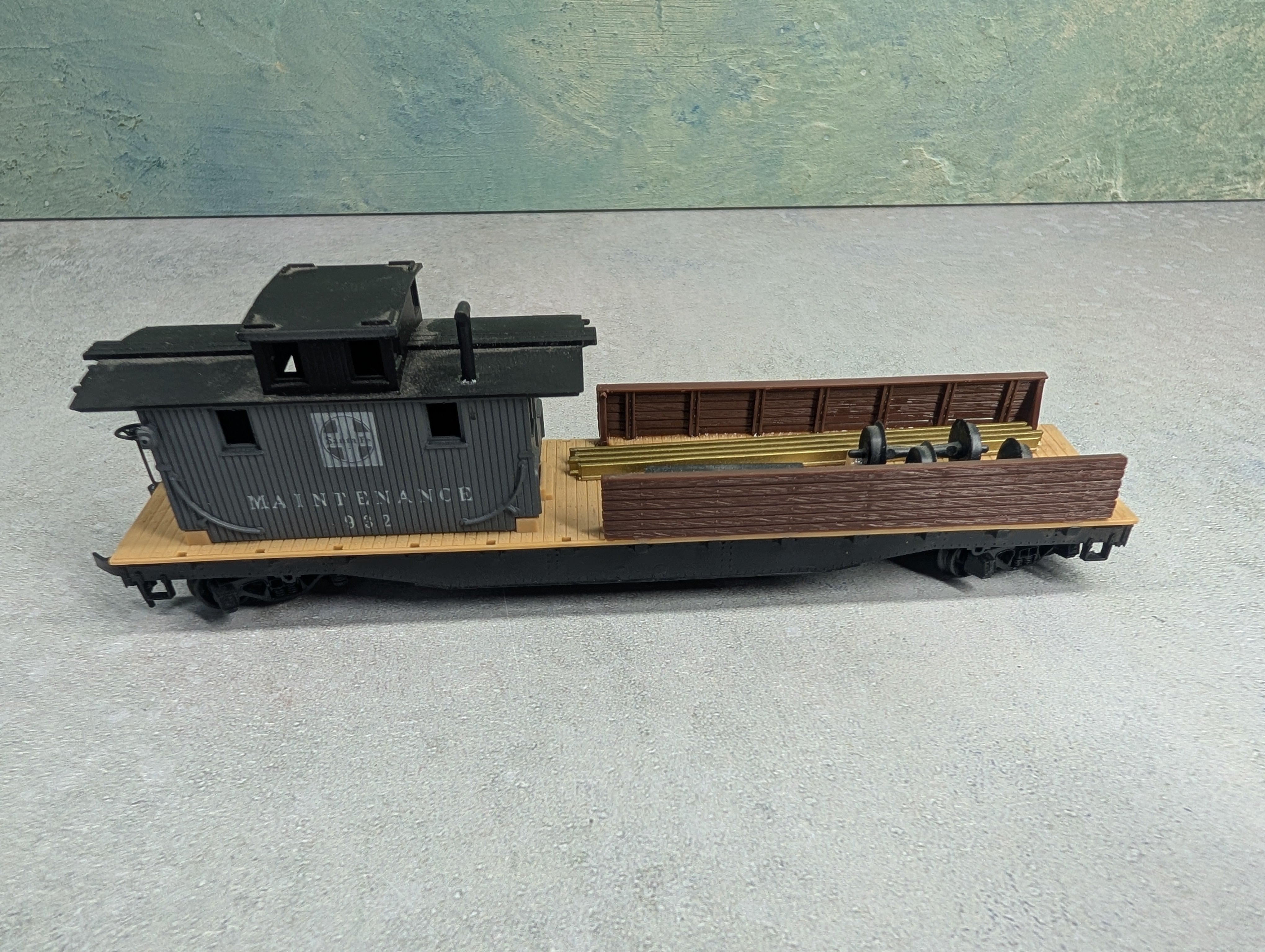 USED Tyco HO Scale MOW Boom Tender Santa Fe #932