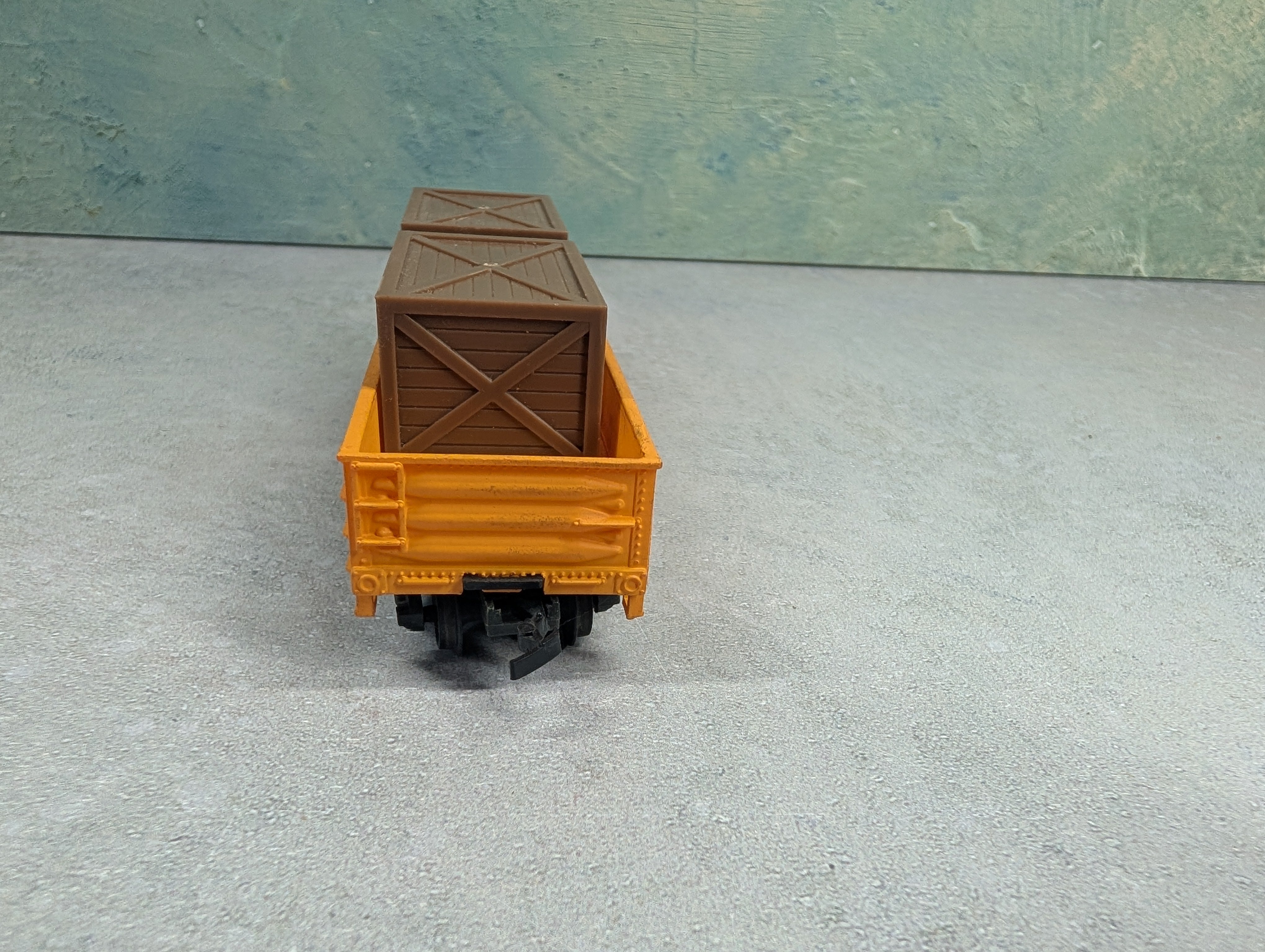USED Life-Like HO Scale 40' Gondola Union Pacific UP #29500 w/ Crates