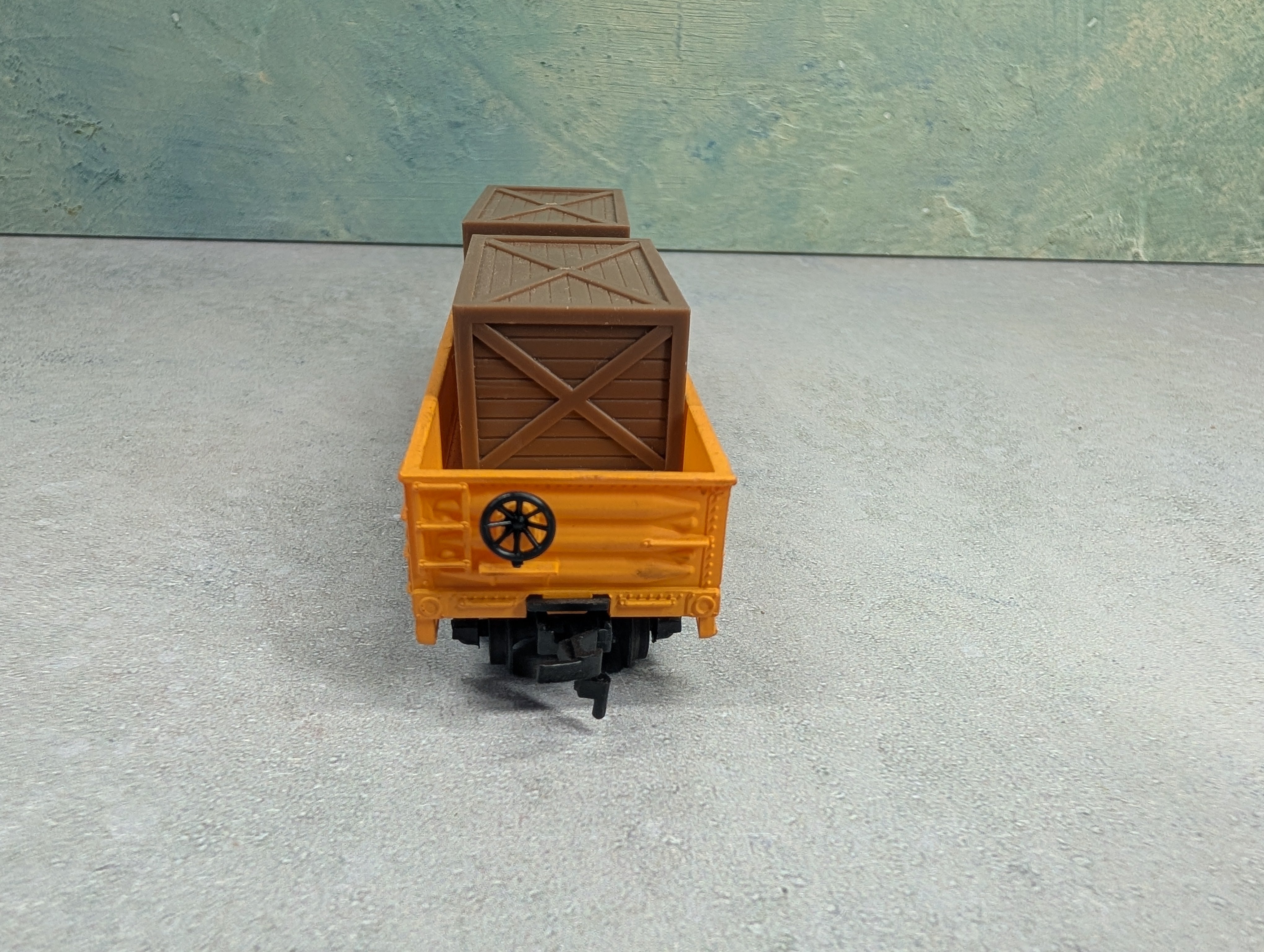 USED Life-Like HO Scale 40' Gondola Union Pacific UP #29500 w/ Crates