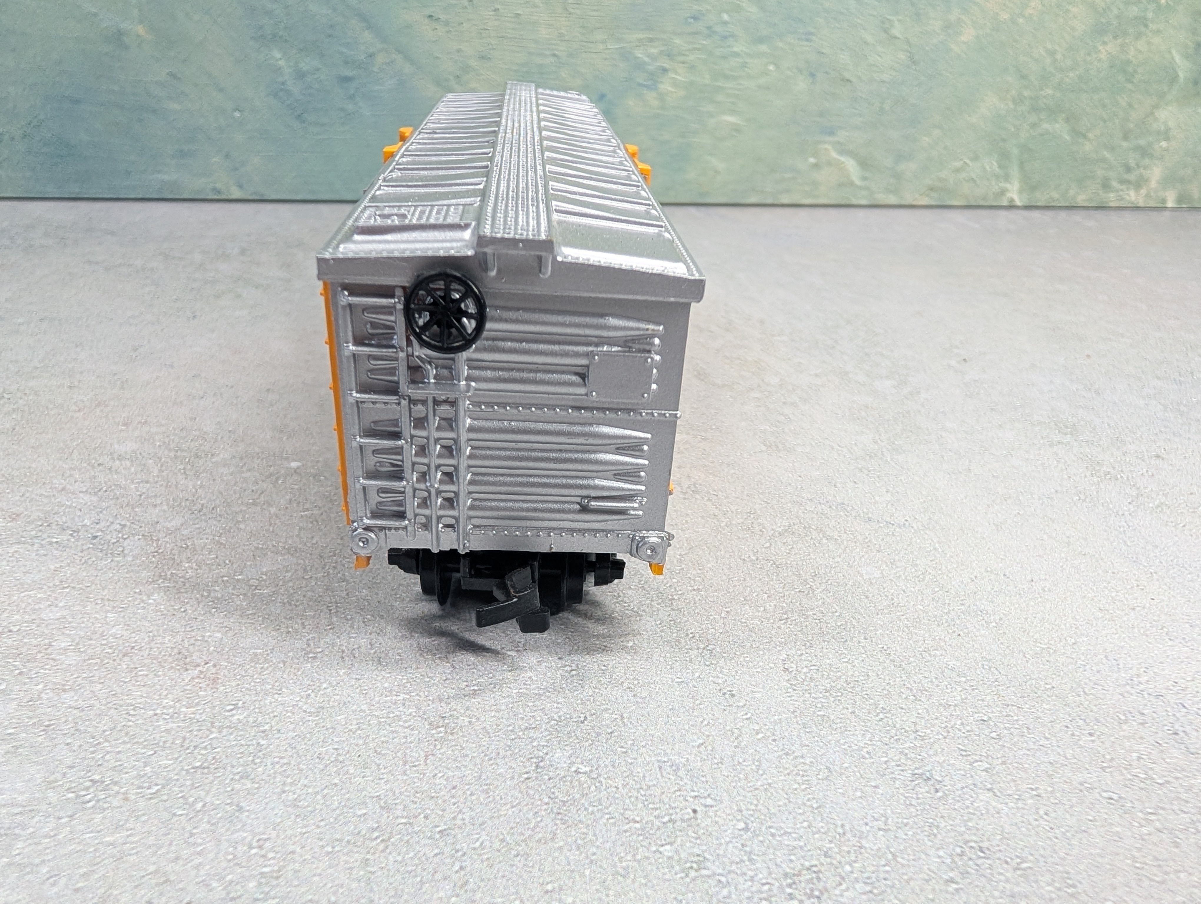 USED Life-Like HO Scale 40' Cattle Stock Car Union Pacific UP #476336 Silver Roof