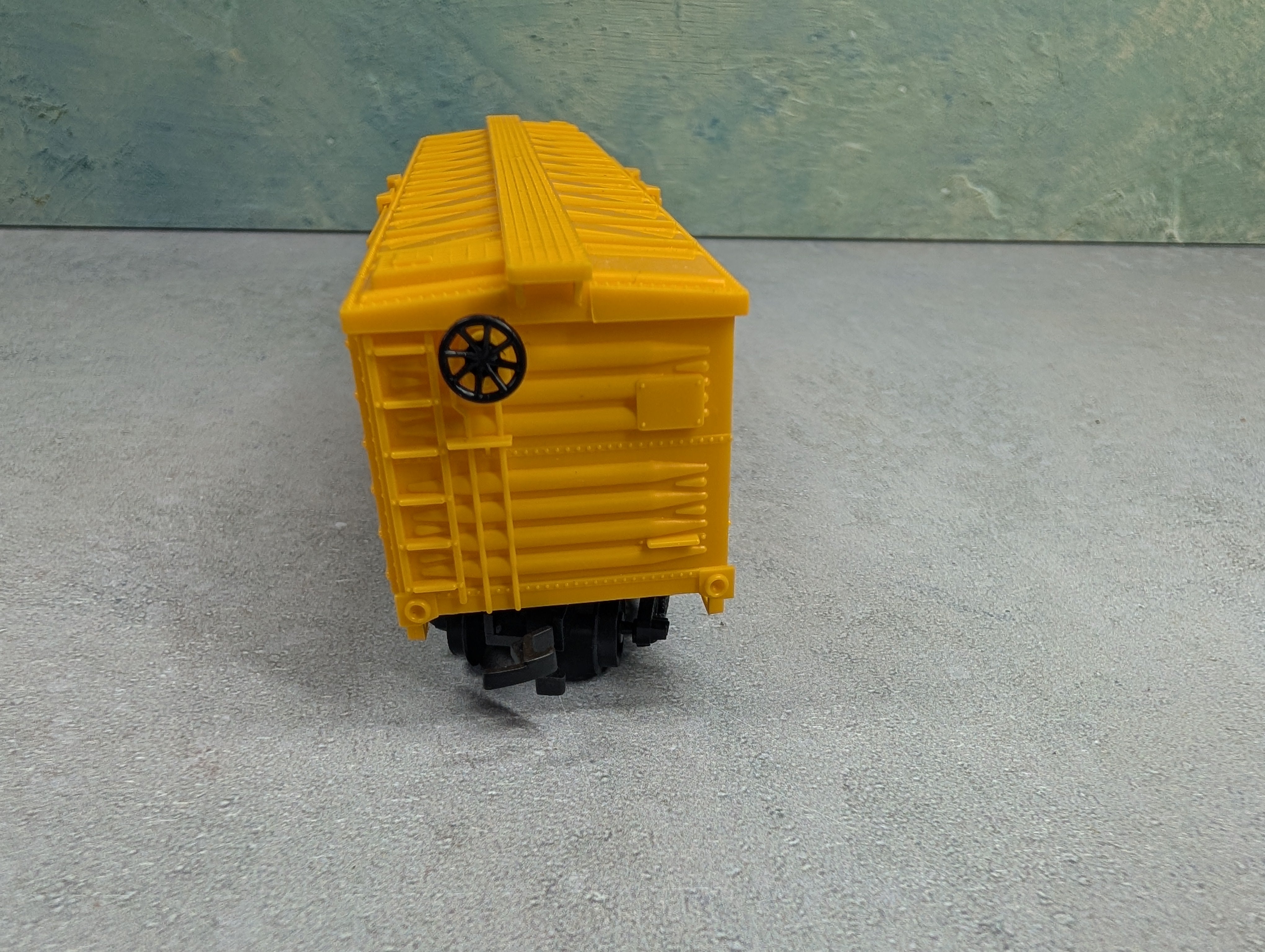 USED Life-Like HO Scale 40' Cattle Stock Car Union Pacific UP #476336 Yellow Roof