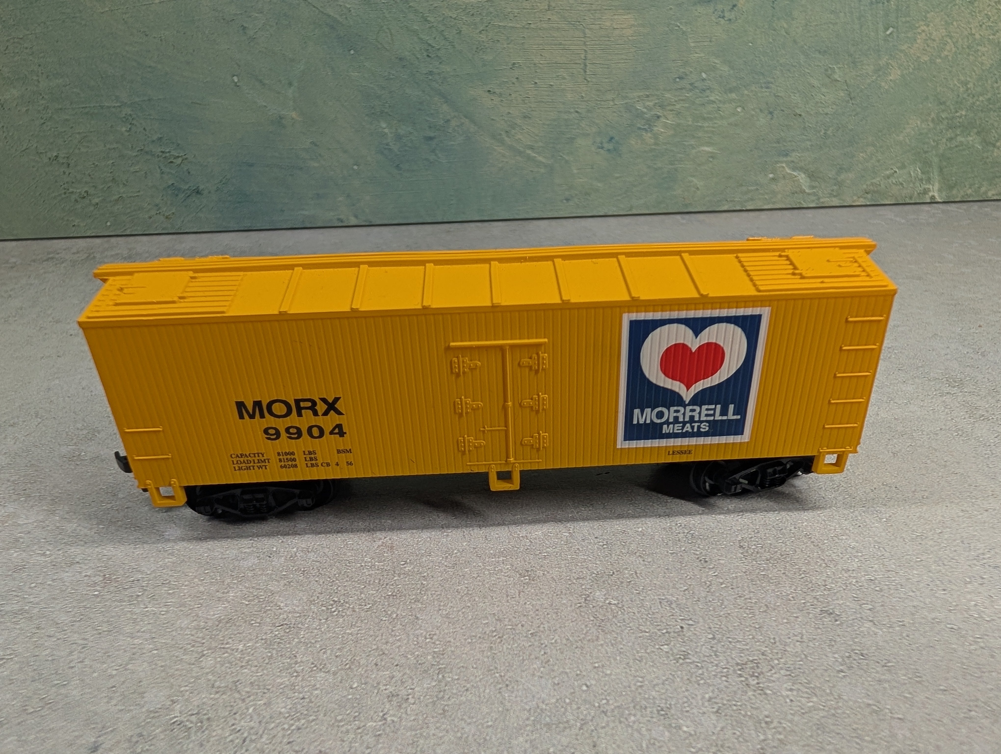 USED Life-Like HO Scale 38' Wooden Reefer Box Car Morrell Meats MORX #9904
