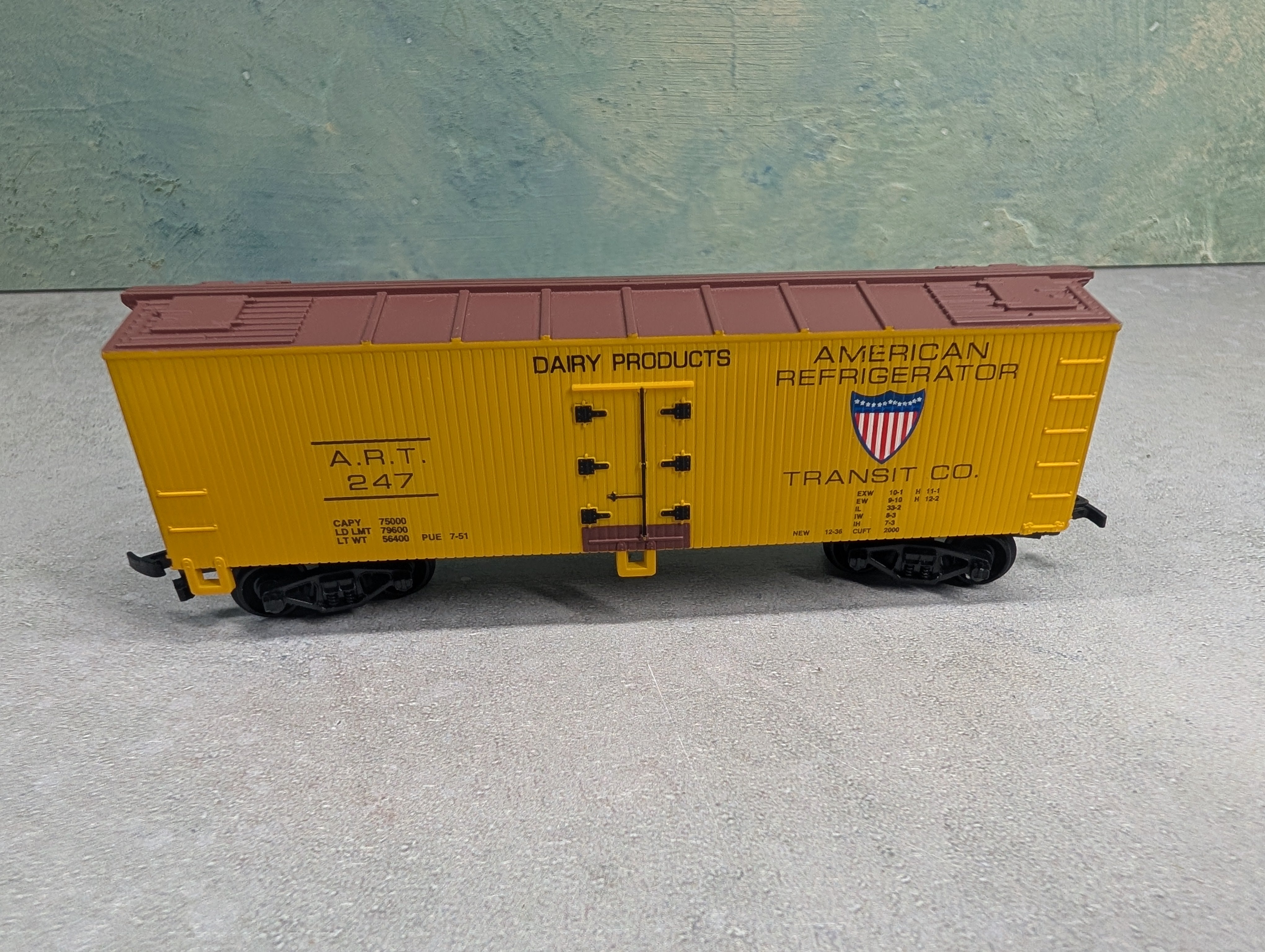 USED Life-Like HO Scale 38' Wooden Reefer Box Car American Refrigerator Transit ART #247