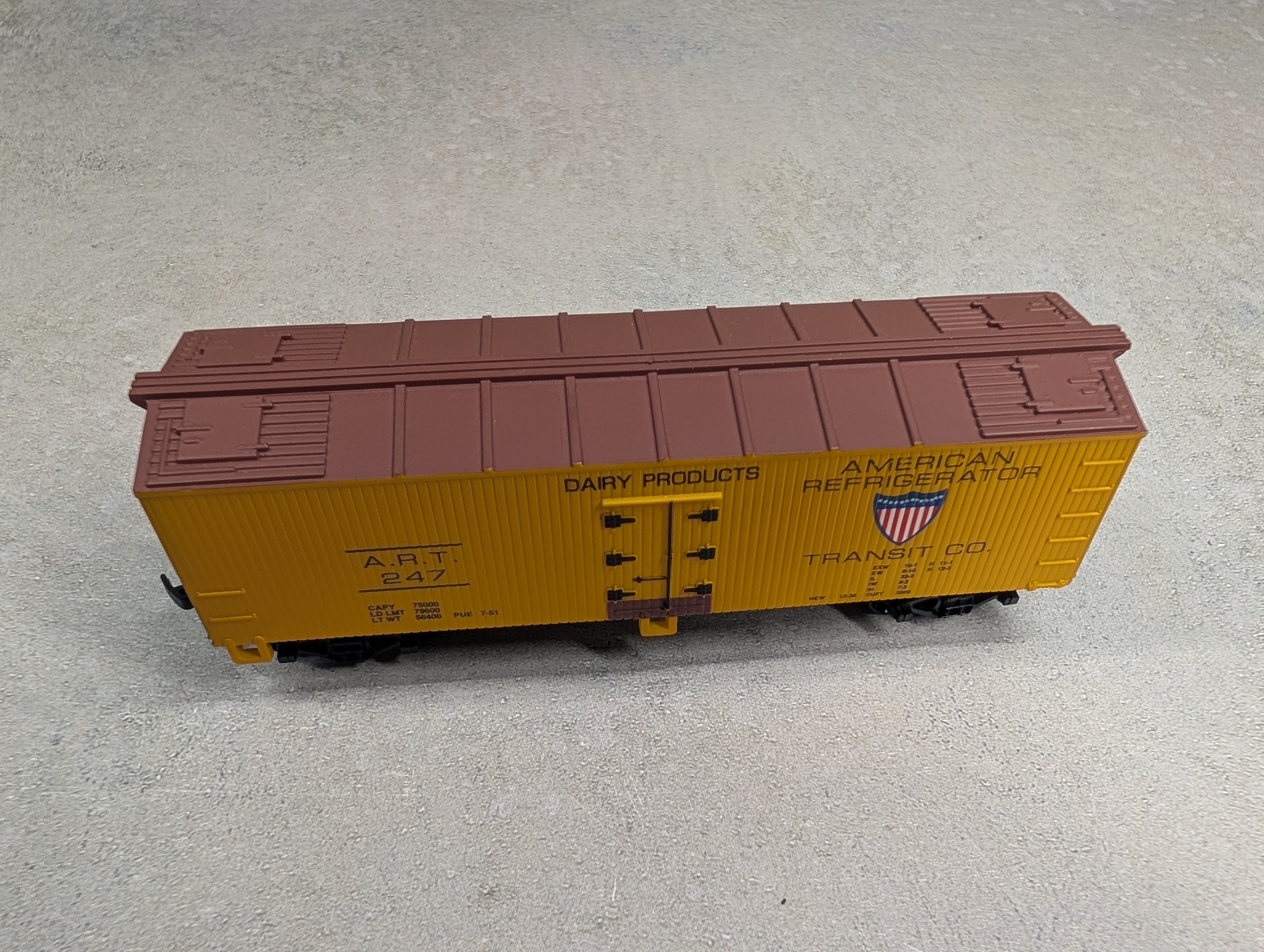 USED Life-Like HO Scale 38' Wooden Reefer Box Car American Refrigerator Transit ART #247