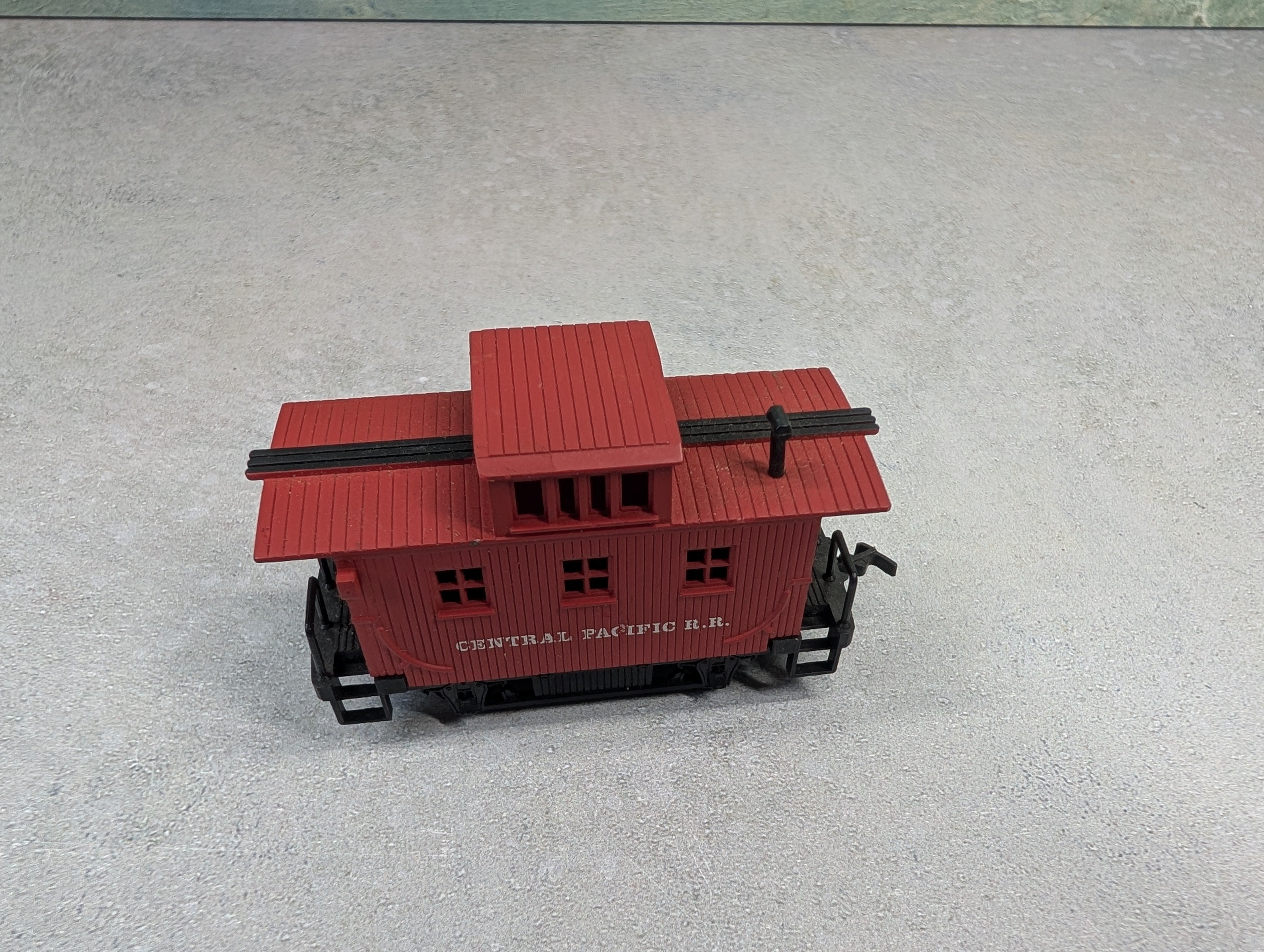 USED Bachmann HO Scale Bobber Caboose Central Pacific