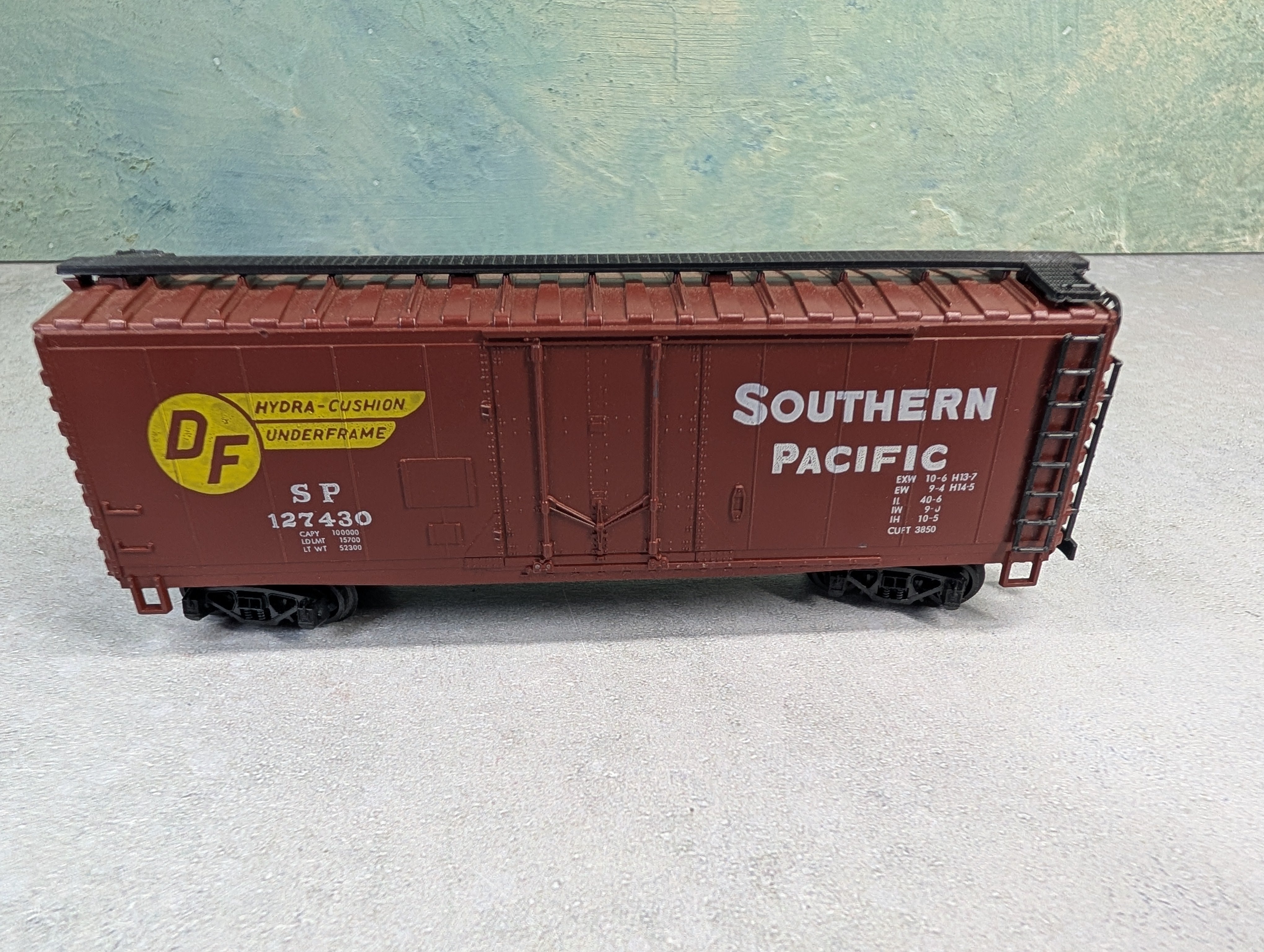 USED AHM HO Scale 40' Box Car Southern Pacific SP #127430