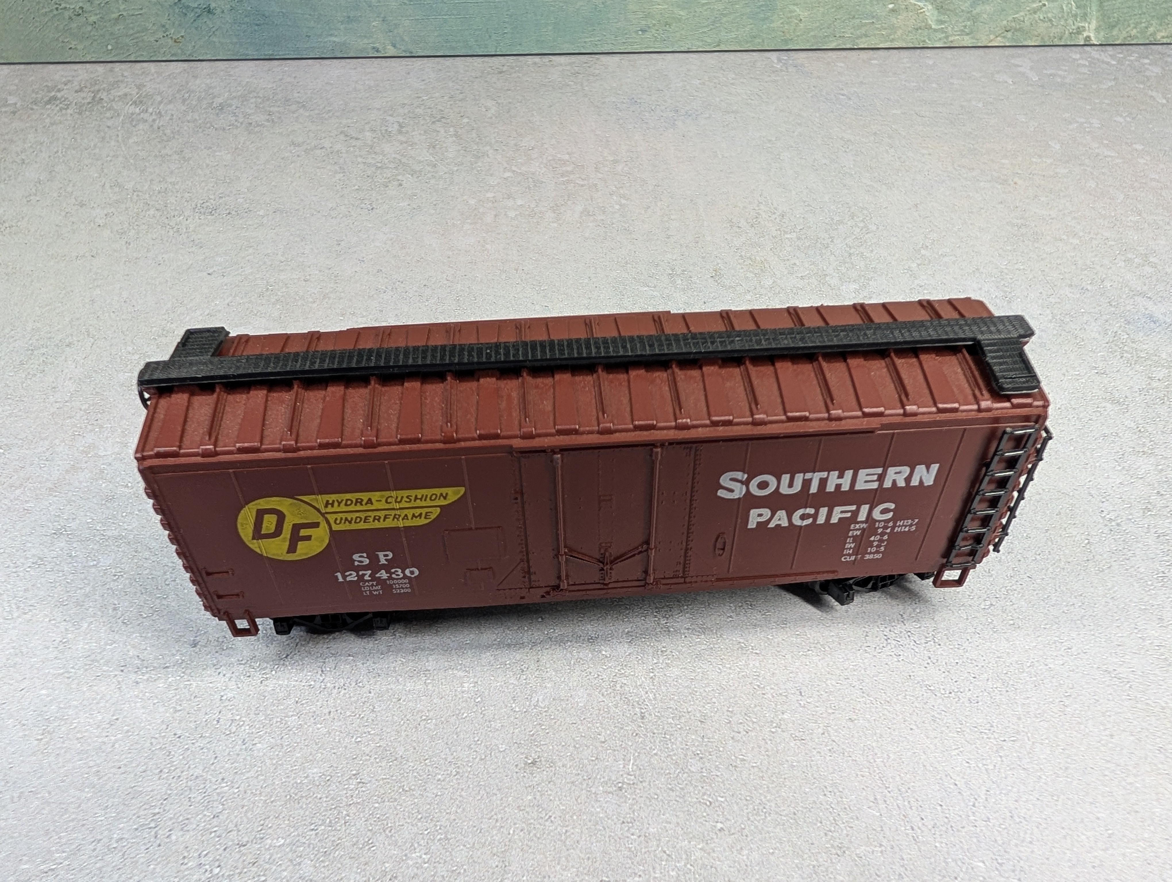USED AHM HO Scale 40' Box Car Southern Pacific SP #127430