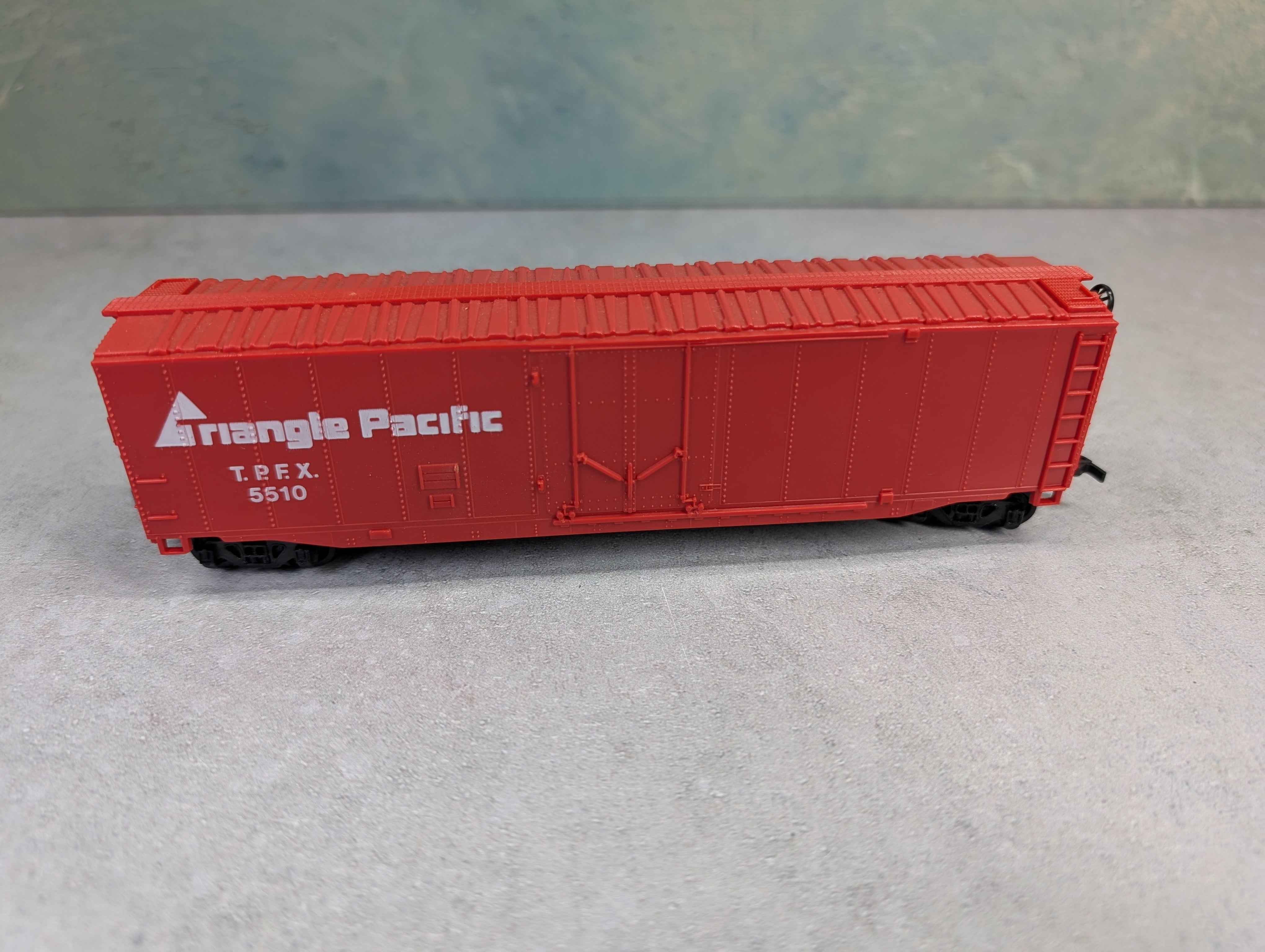 USED Bachmann HO Scale 50' Box Car Triangle Pacific TPFX #5510