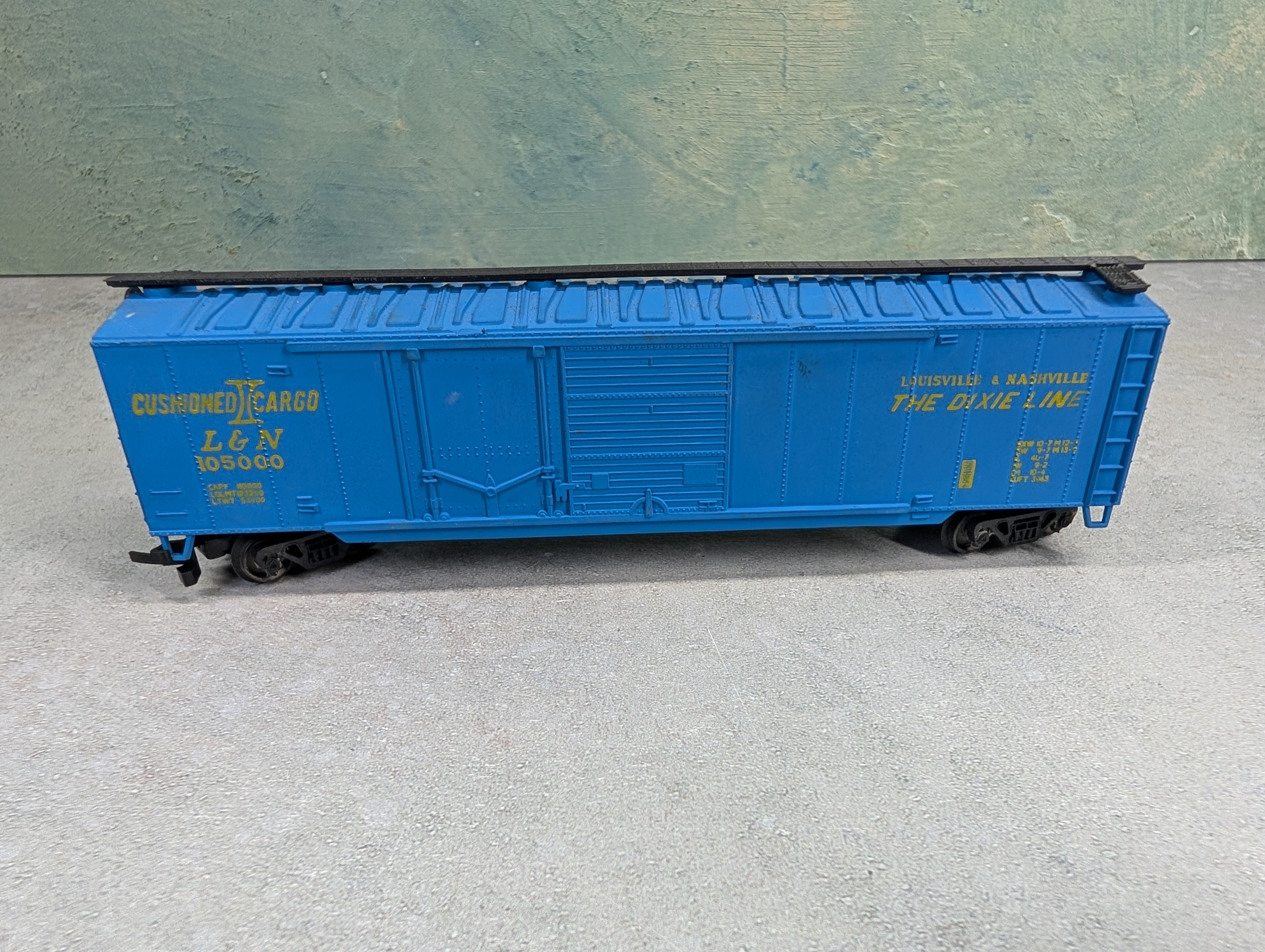 USED HO Scale 50' Box Car Louisville & Nashville L&N #10500