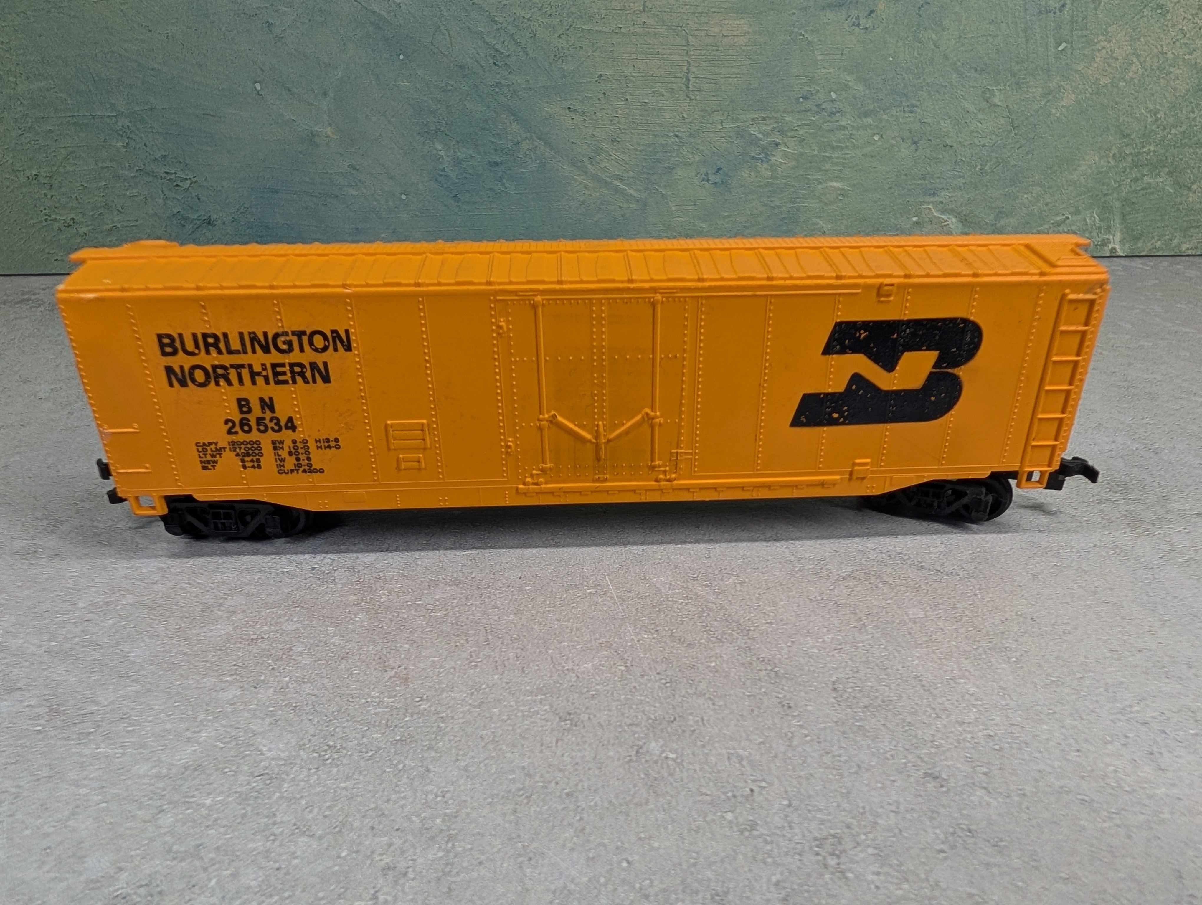 USED Bachmann HO Scale 50' Box Car Burlington Northern BN #26534