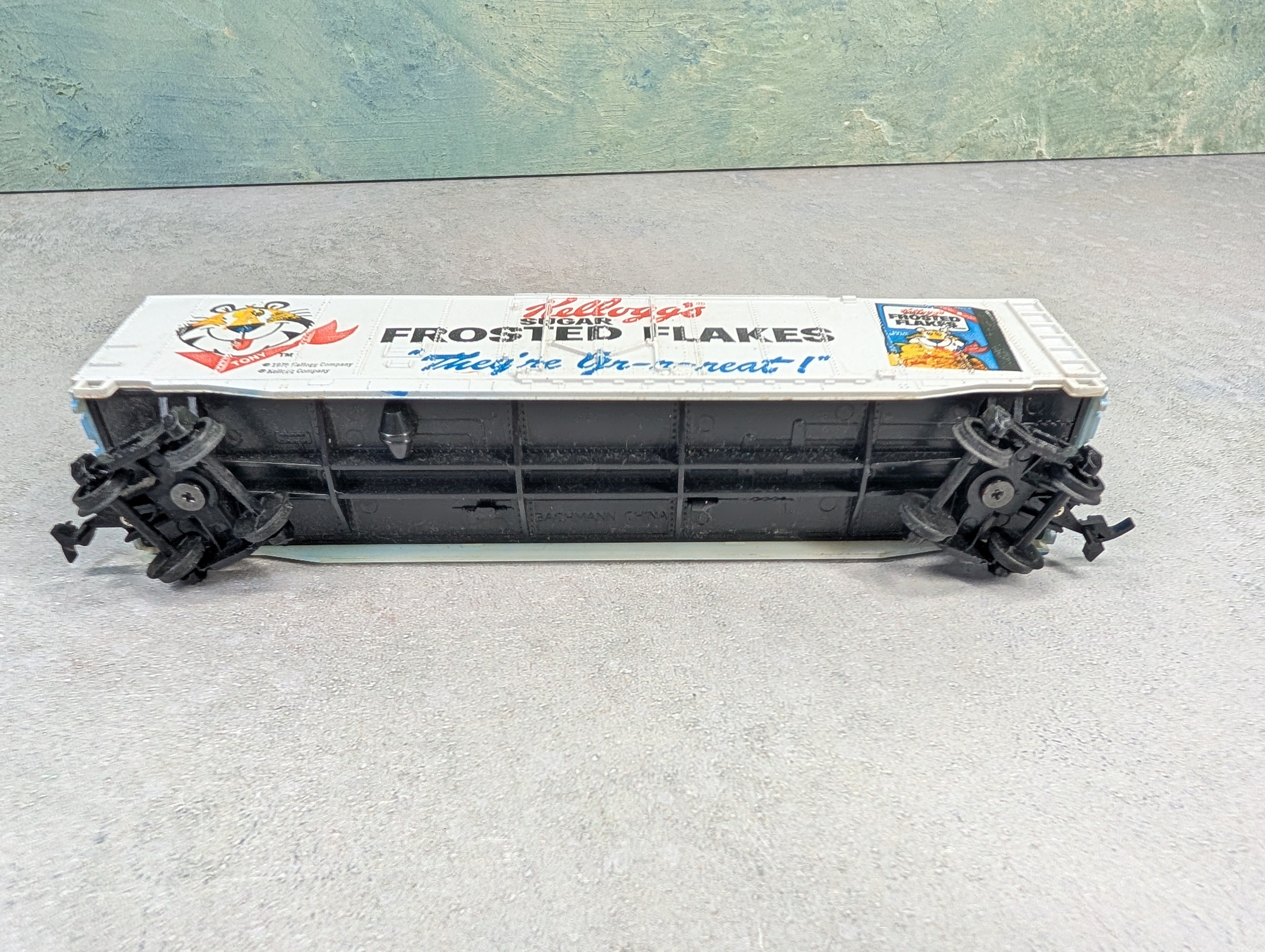 USED Bachmann HO Scale 50' Box Car Kellogg's Frosted Flakes 1979