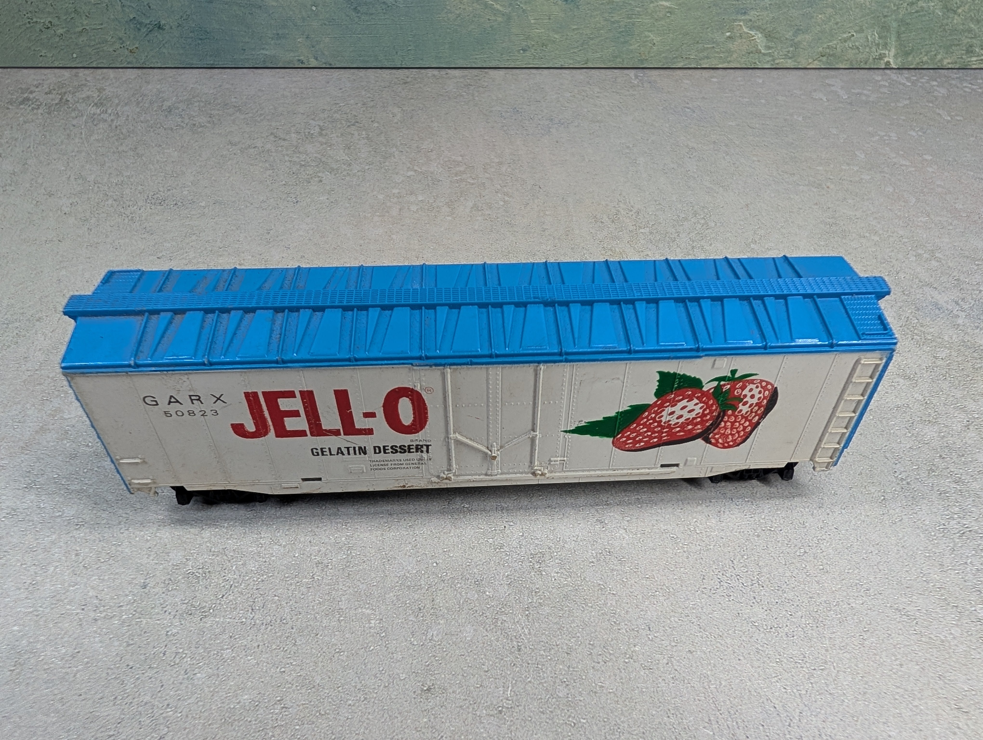 USED Tyco HO Scale 50' Box Car Jello-O GARX #50823