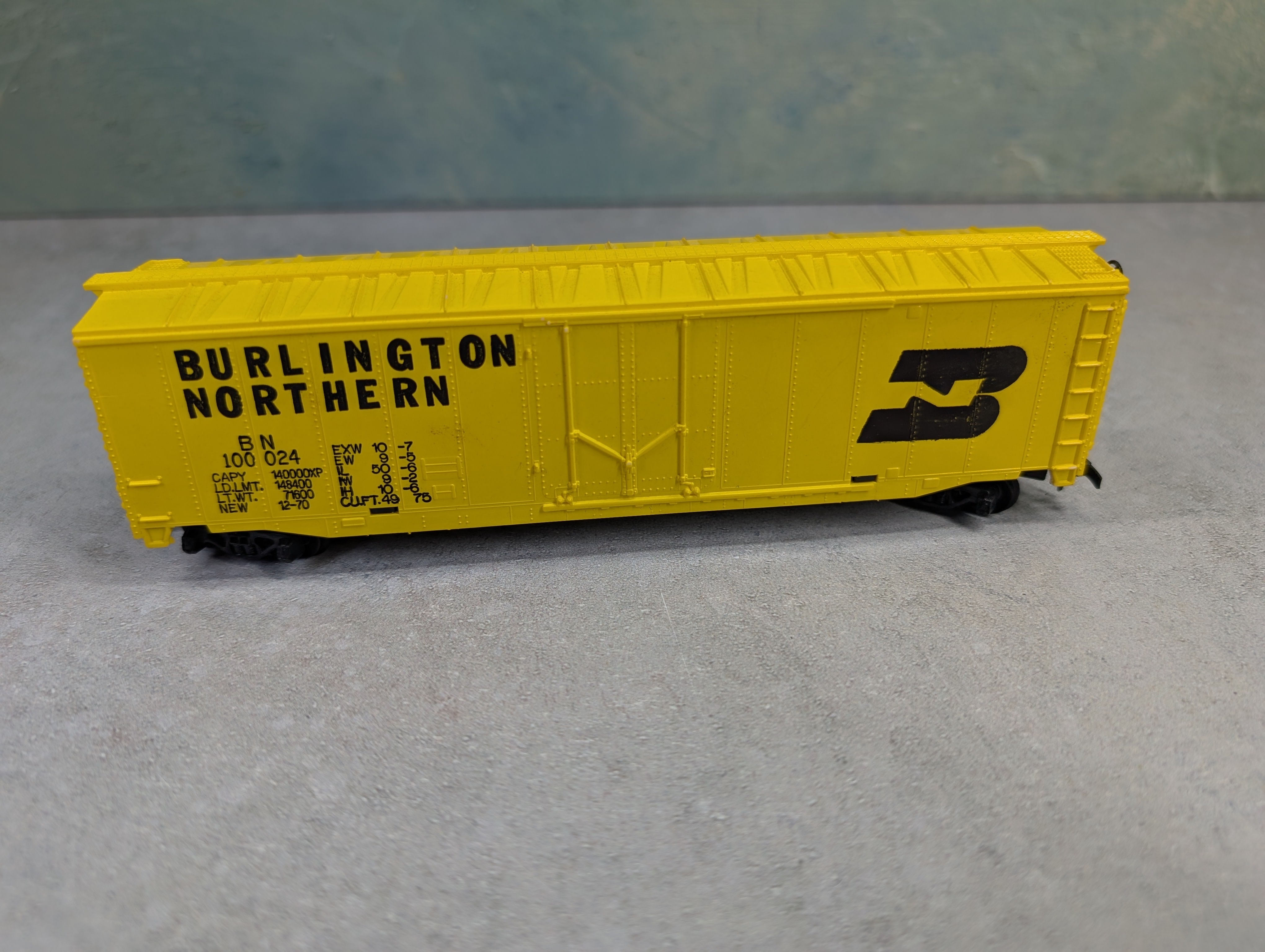 USED Bachmann HO Scale 50' Box Car Burlington Northern BN #100024 Yellow