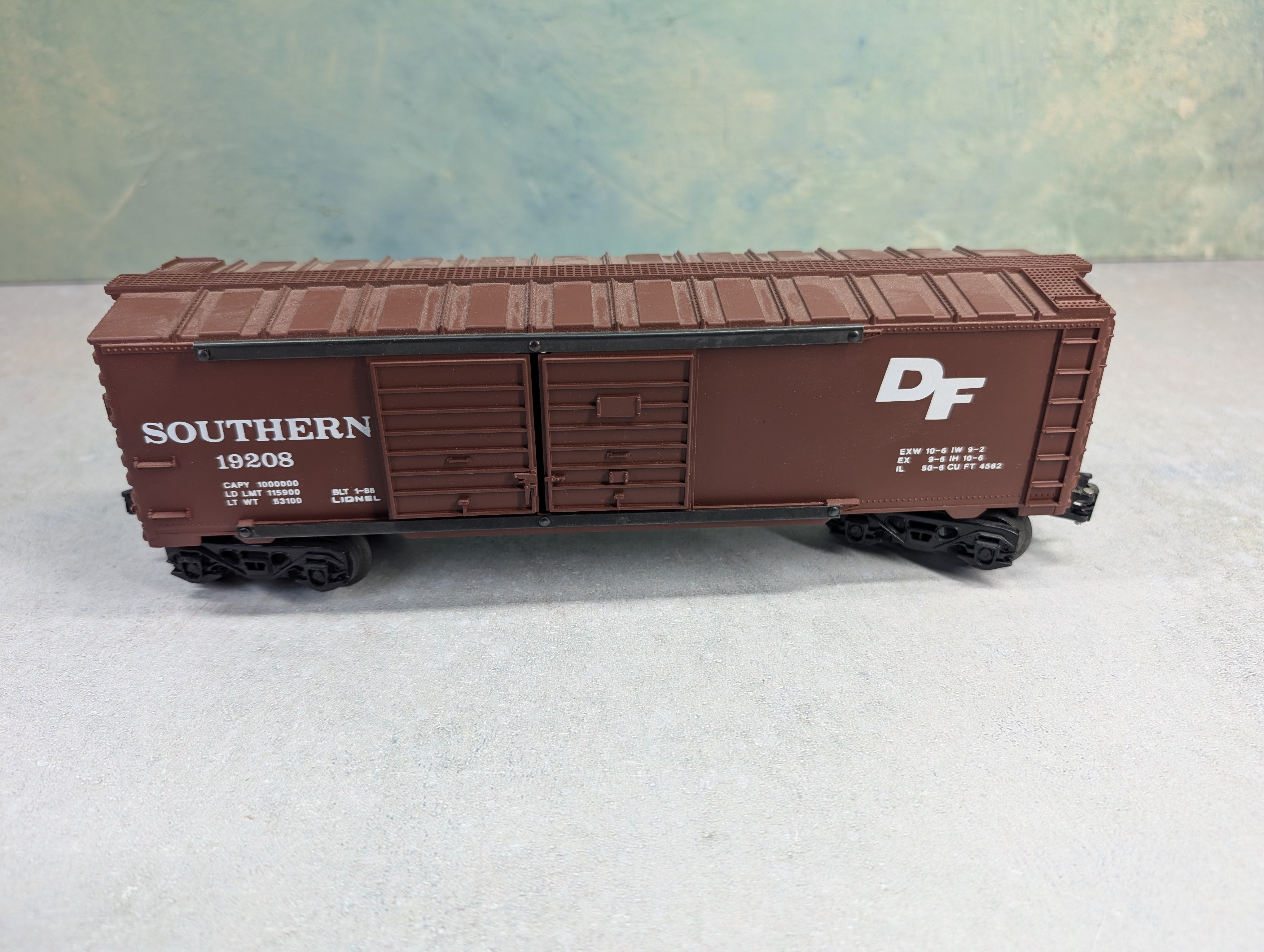 USED Lionel 6-19208 O Box Car Southern #19208