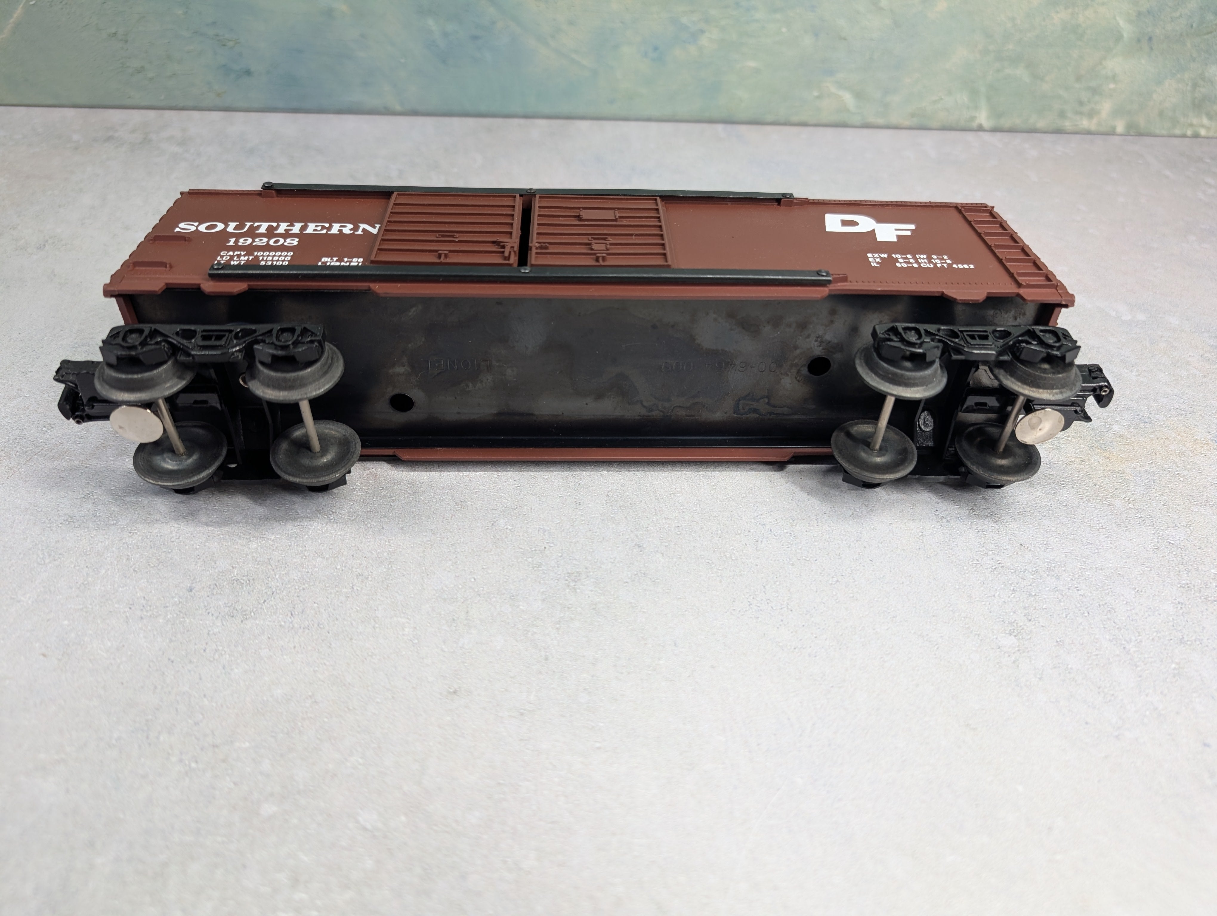 USED Lionel 6-19208 O Box Car Southern #19208