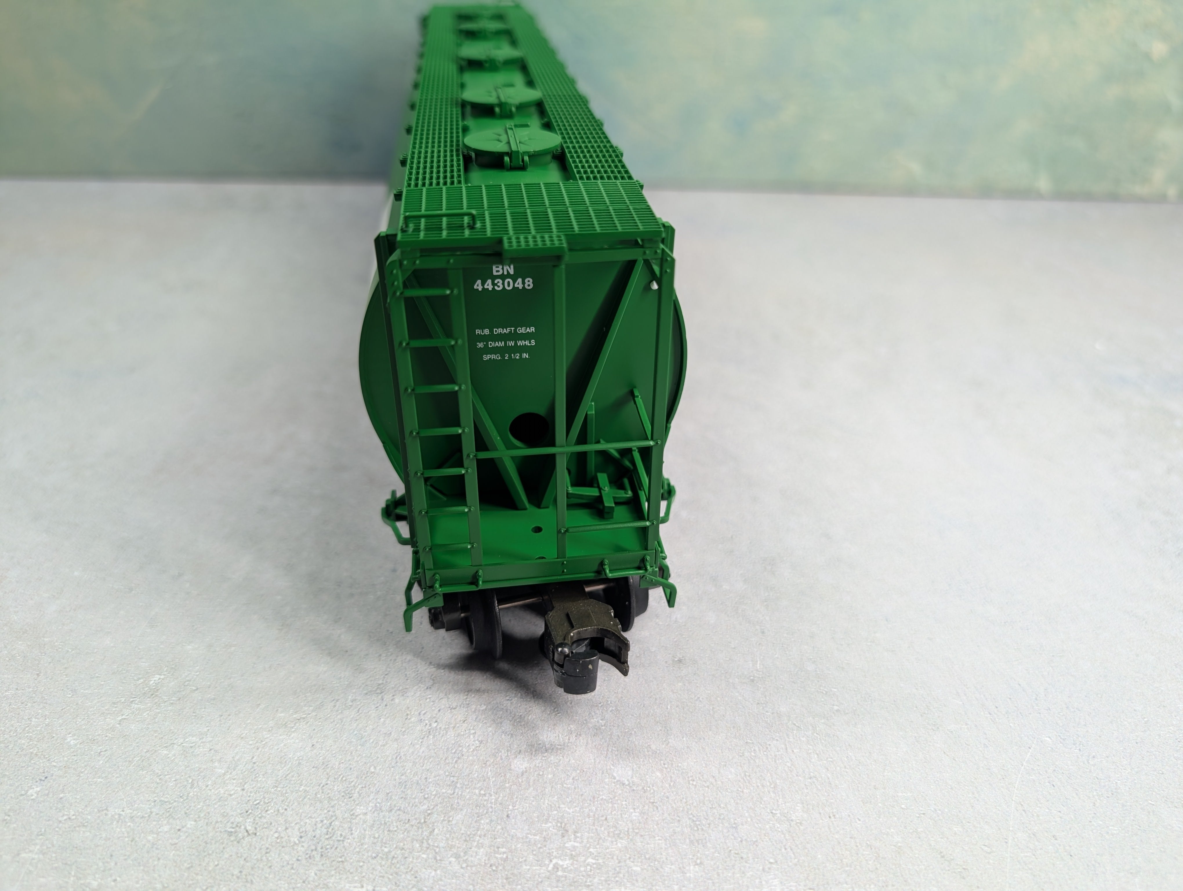 USED Atlas #6331-1 O ACF 6-Bay Cylindrical Hopper Burlington Northern BN #443048