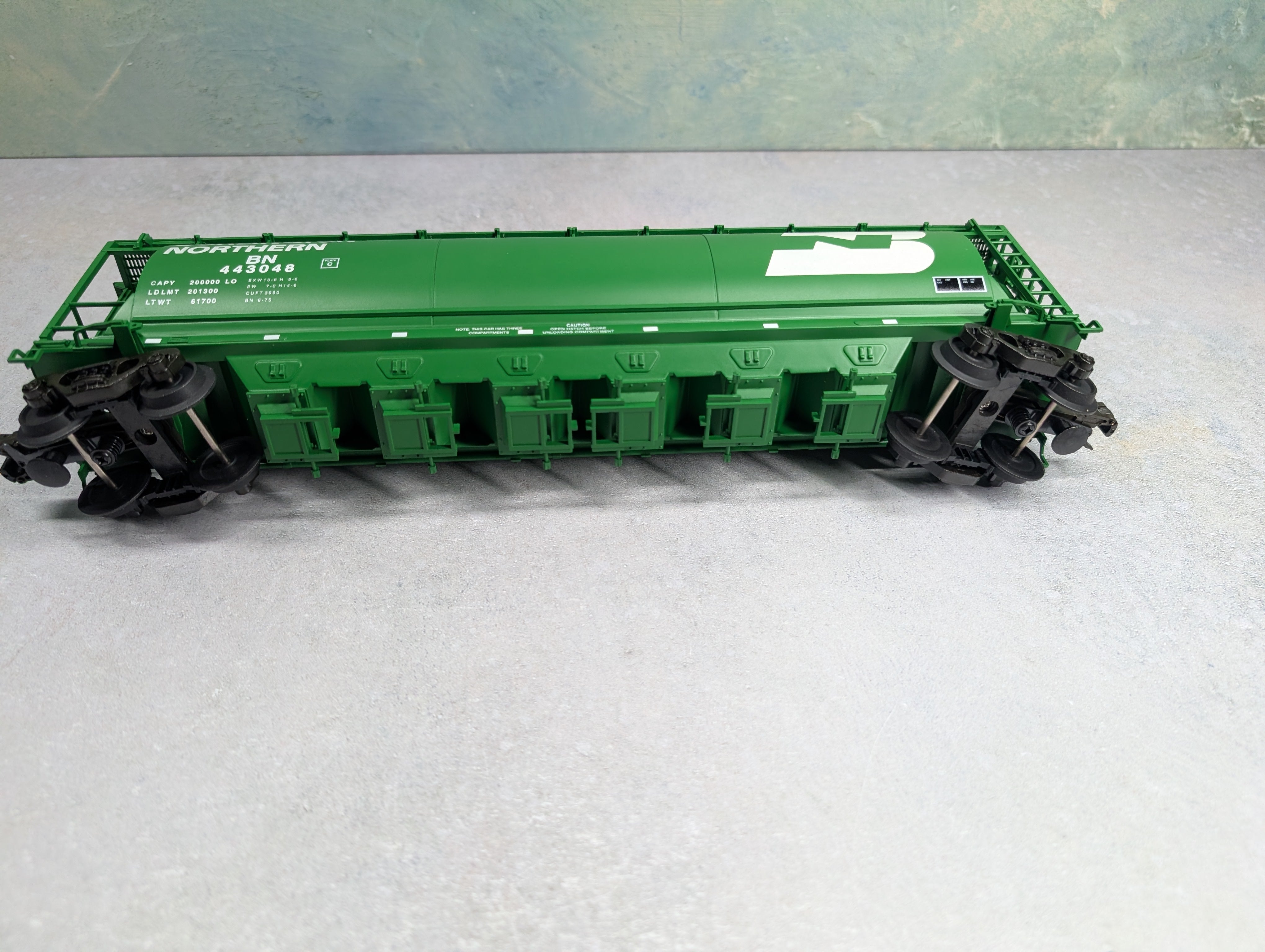 USED Atlas #6331-1 O ACF 6-Bay Cylindrical Hopper Burlington Northern BN #443048