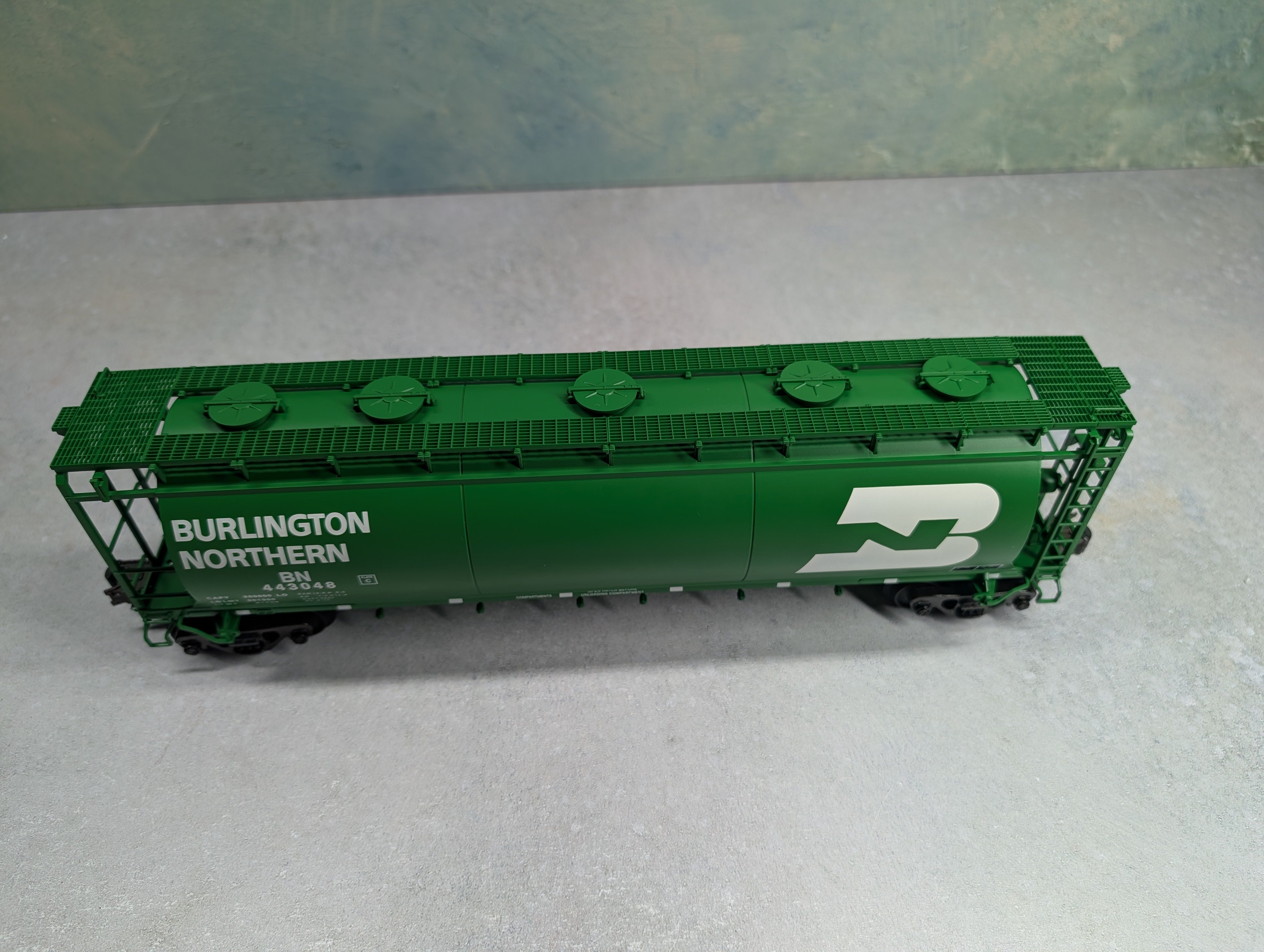 USED Atlas #6331-1 O ACF 6-Bay Cylindrical Hopper Burlington Northern BN #443048