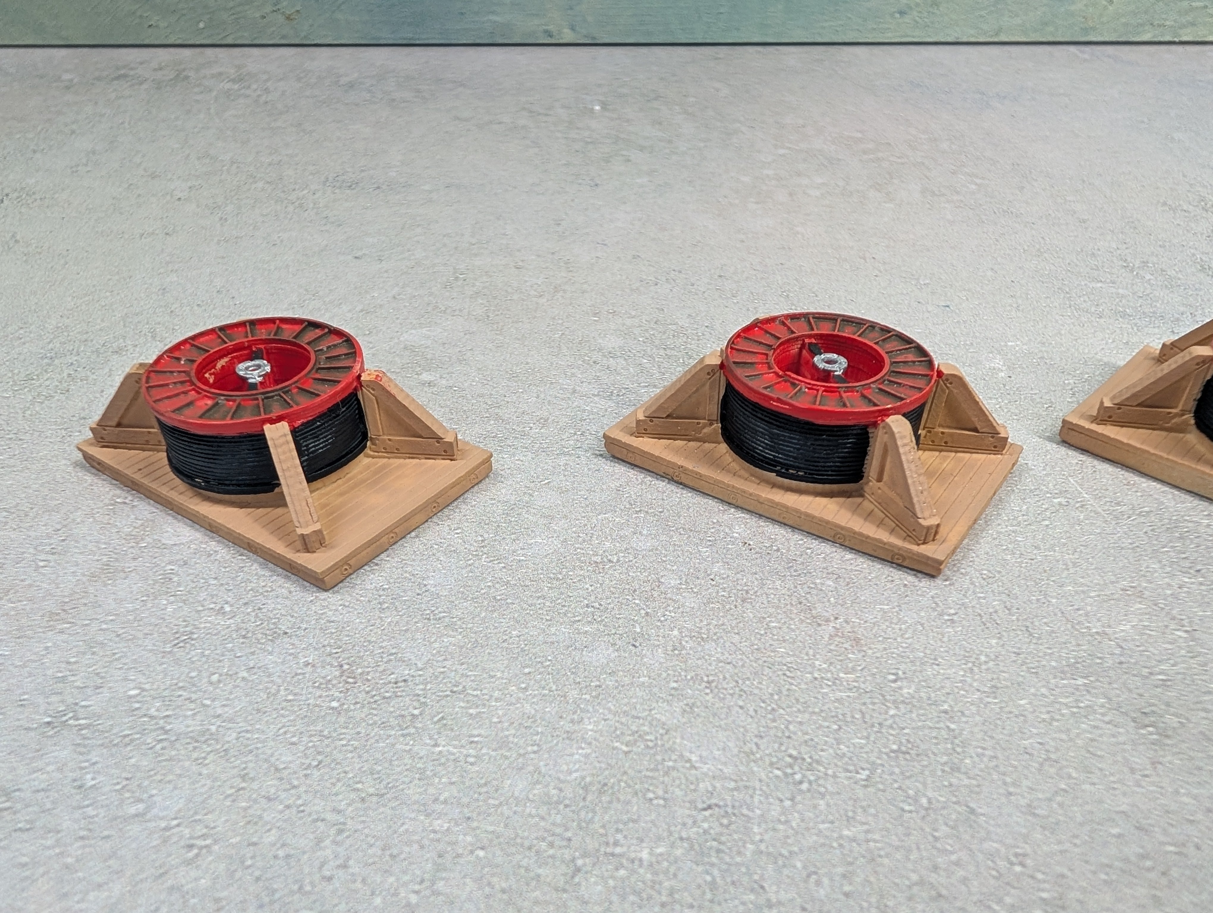 USED Chooch Enterprises Inc HO Scale Small Steel Ribbed Cable Loads (4 pcs)