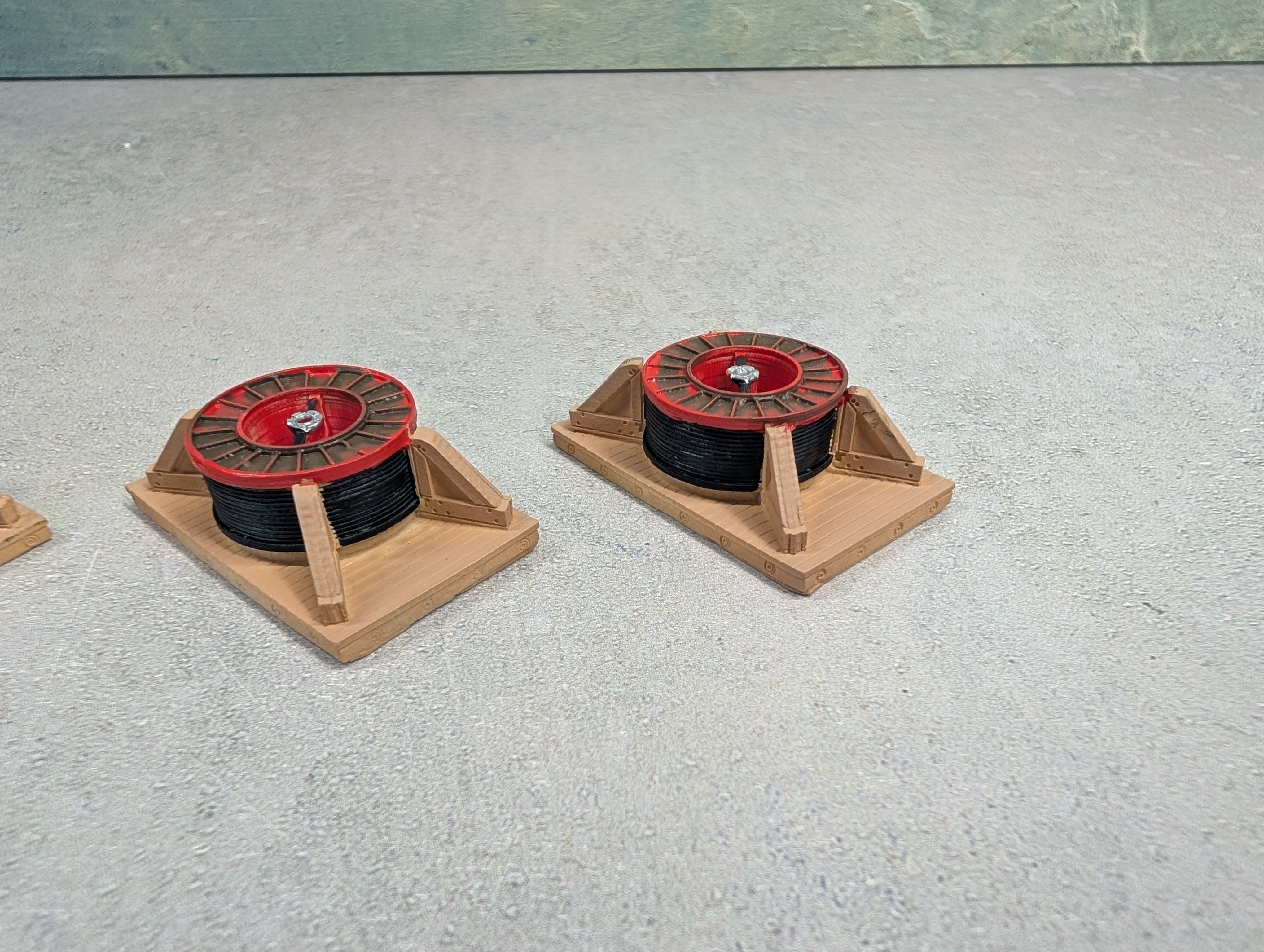 USED Chooch Enterprises Inc HO Scale Small Steel Ribbed Cable Loads (4 pcs)