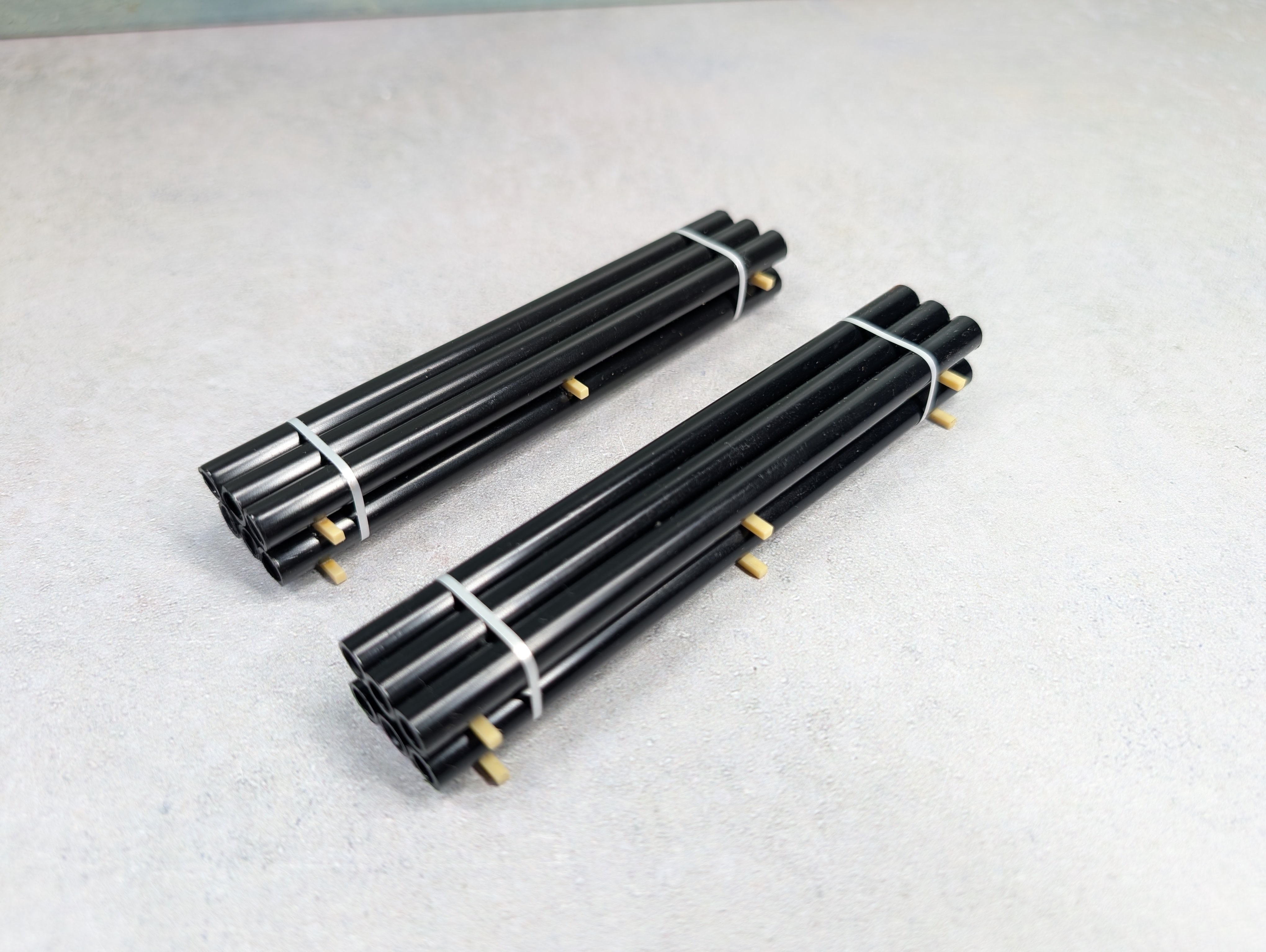 USED HO Scale Pipe Loads for Gondola (2 pcs)