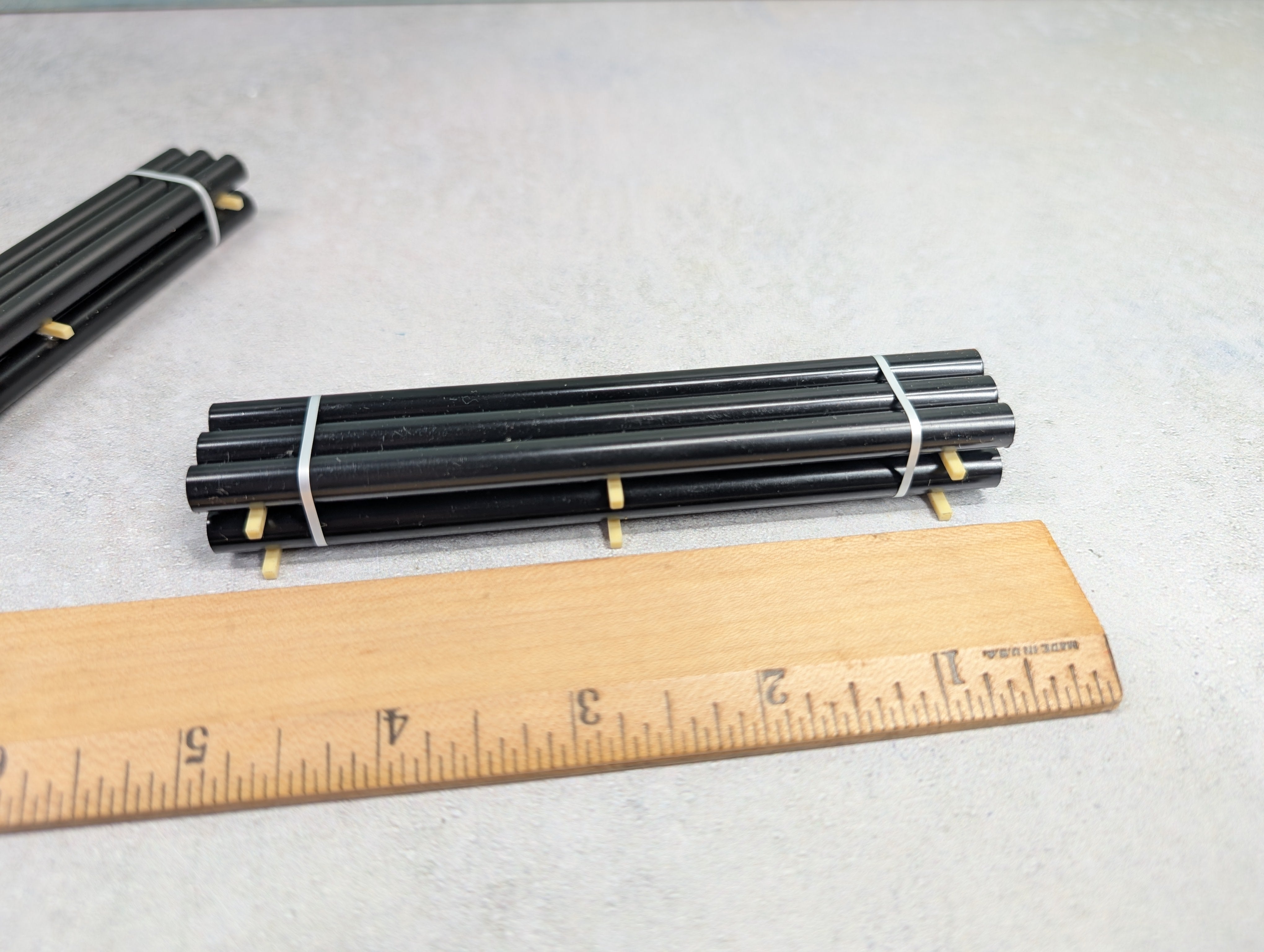 USED HO Scale Pipe Loads for Gondola (2 pcs)