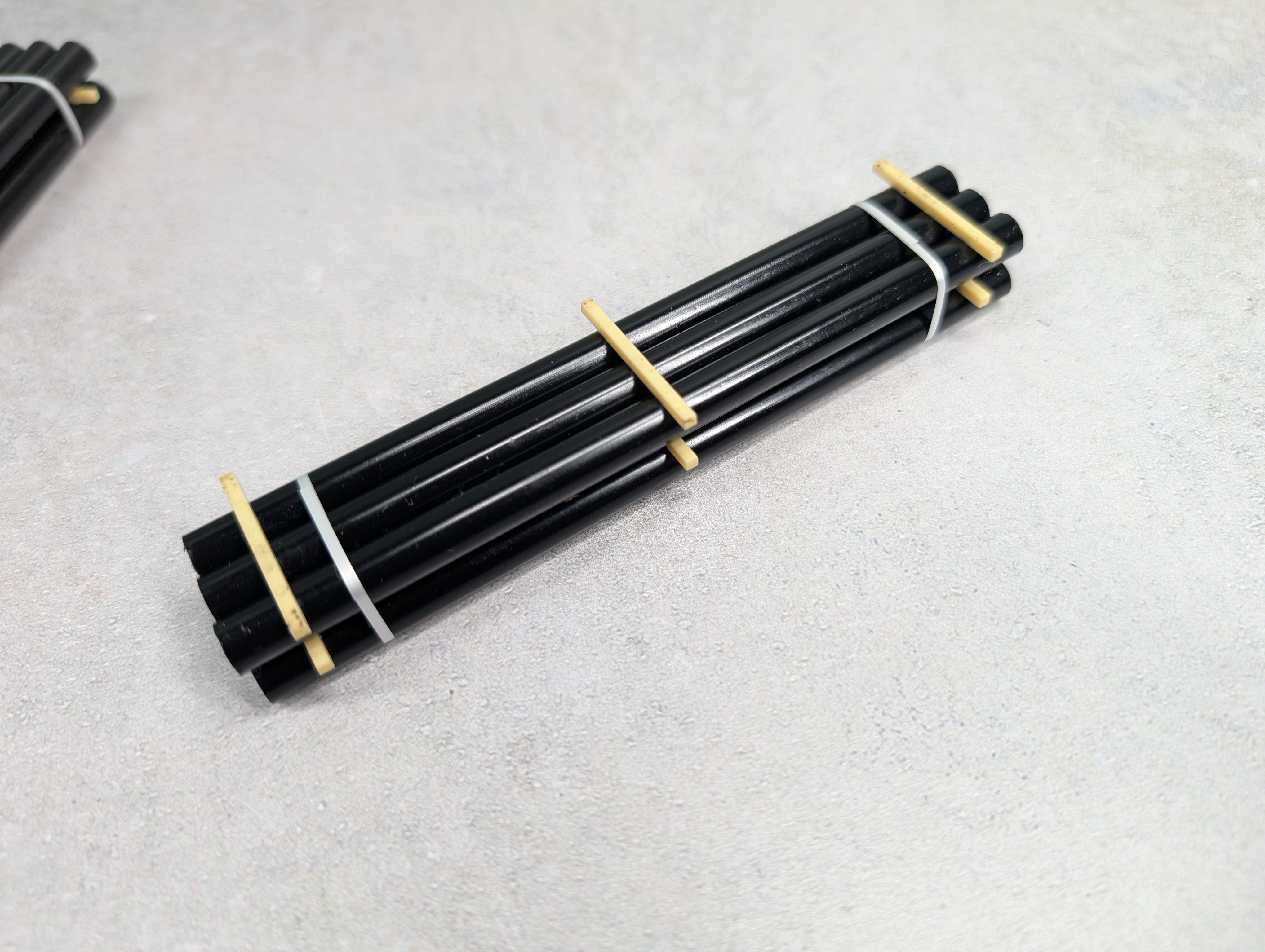 USED HO Scale Pipe Loads for Gondola (2 pcs)