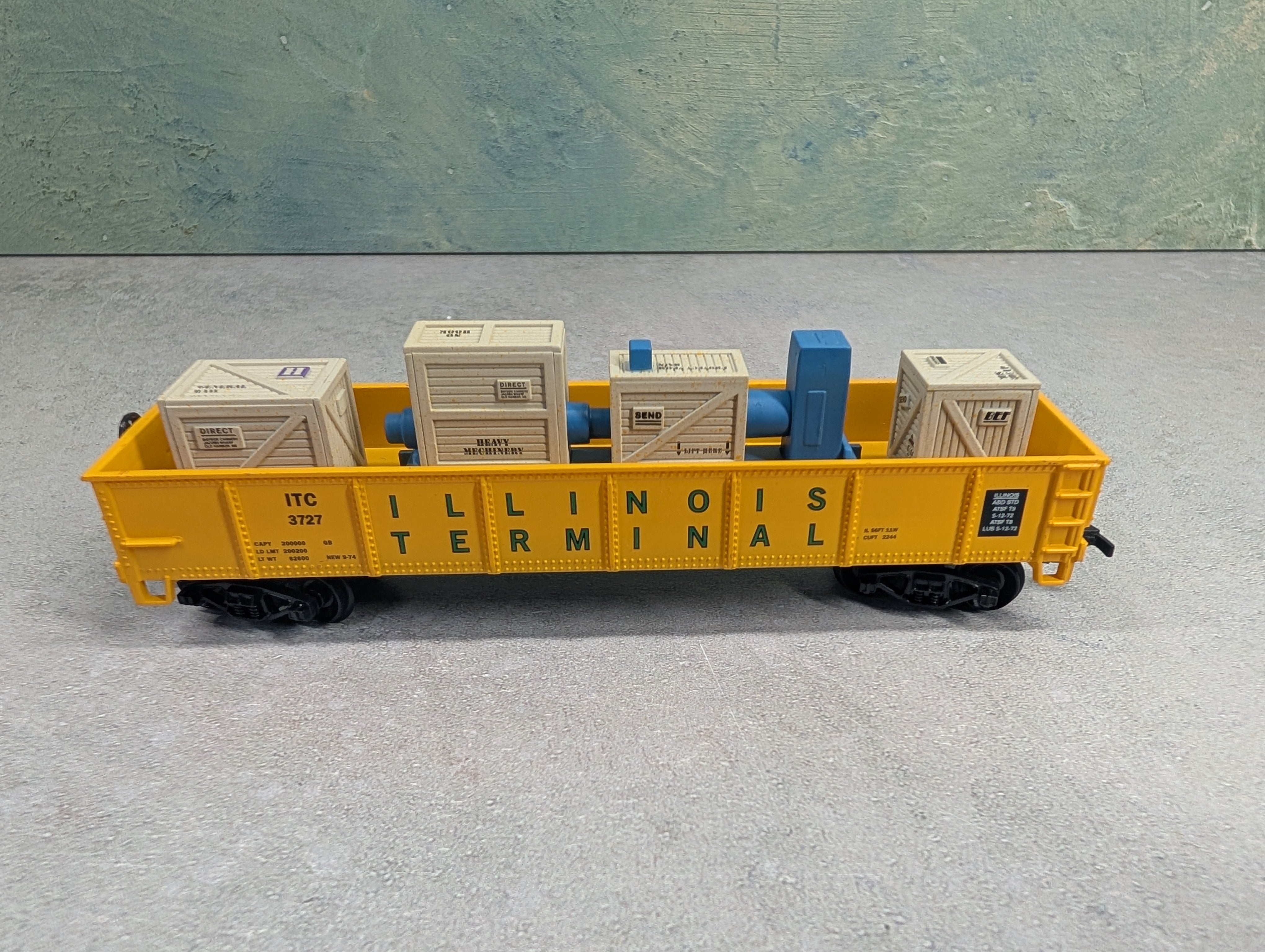 USED Life-Like HO Scale Gondola Illinois Terminal ITC #3727 w/ Machinery Load
