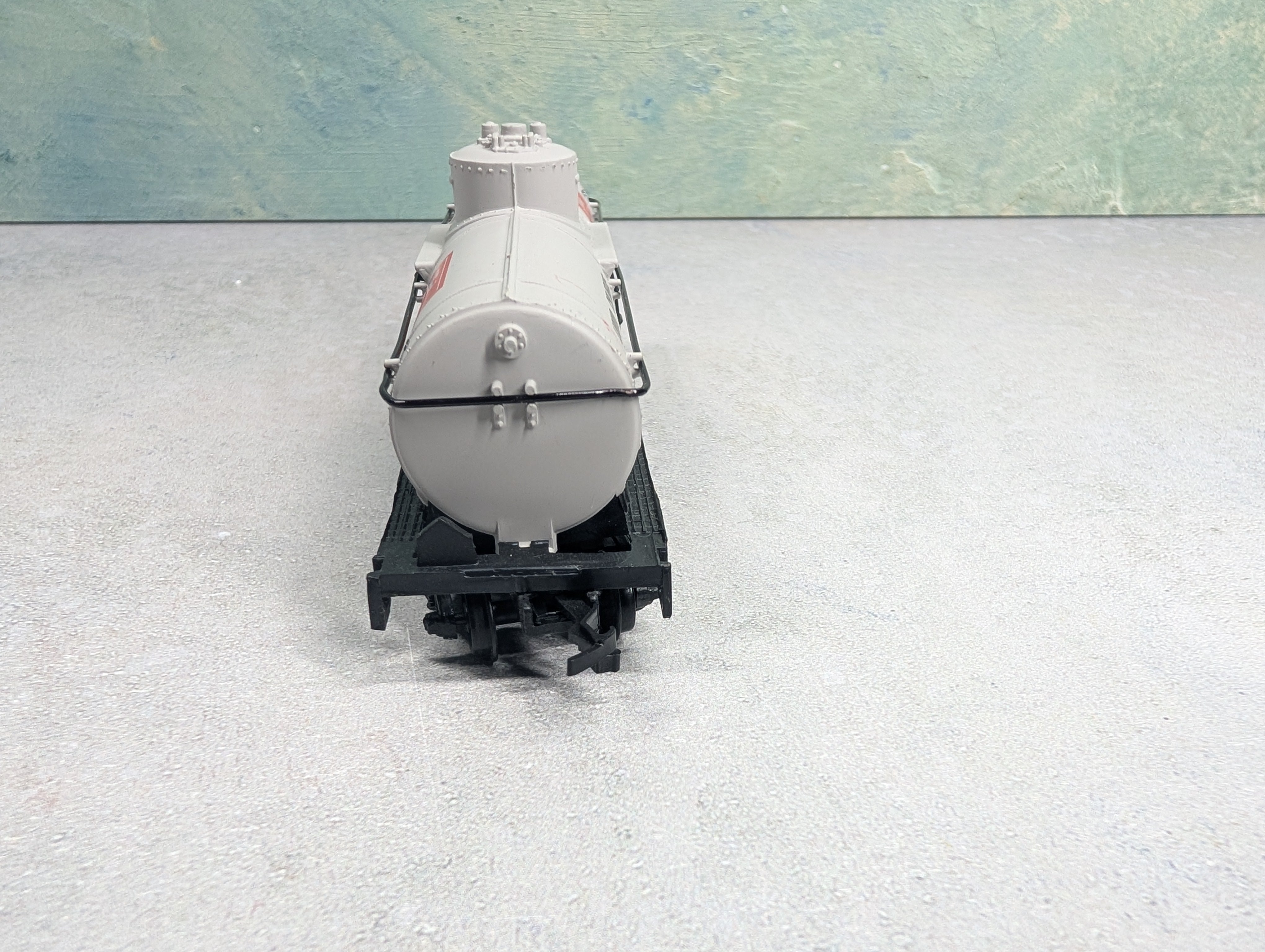 USED Life-Like HO Scale Single Dome Tank Car Allied Chemical ACDX #68075