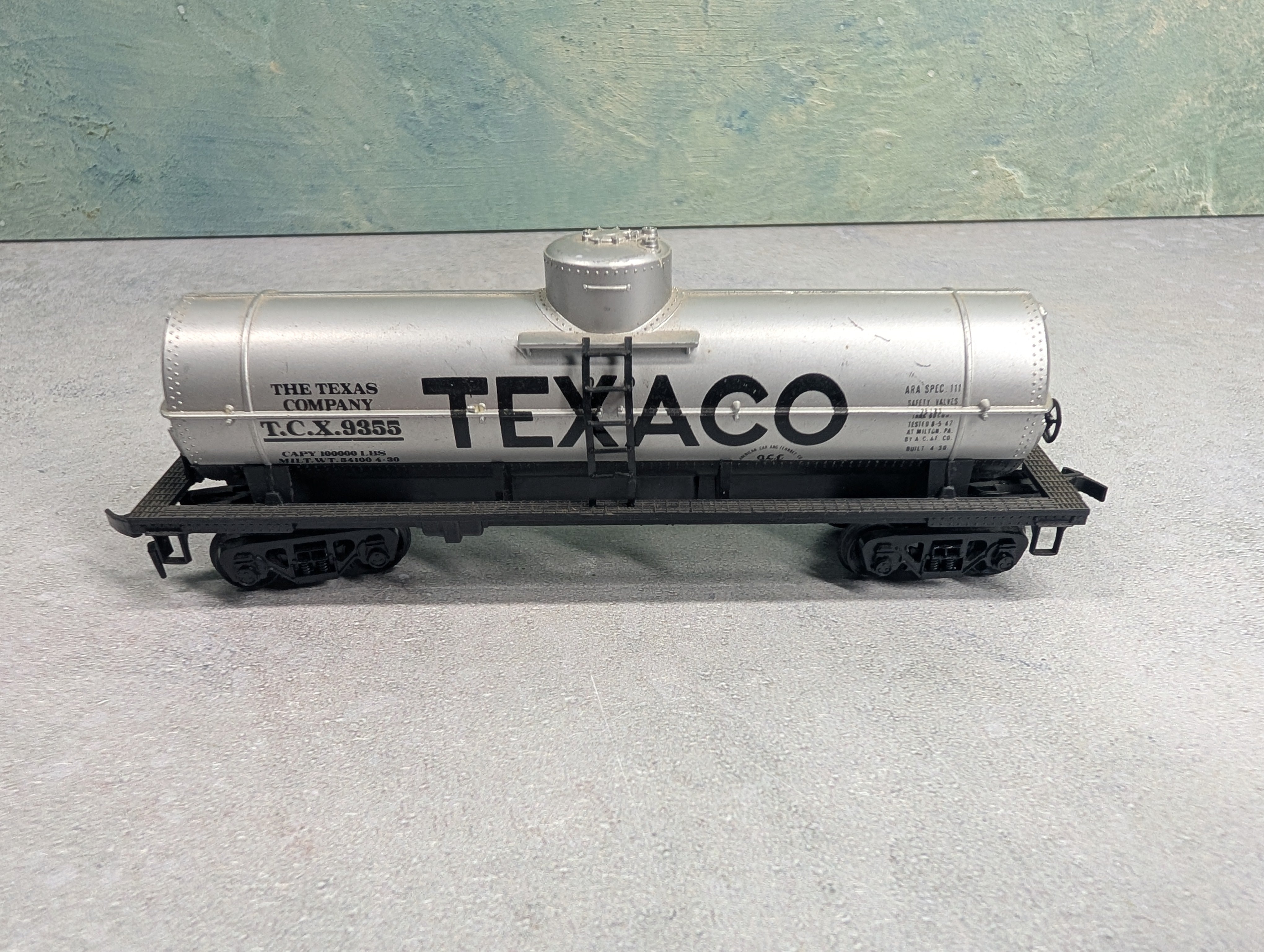 USED HO Scale Single Dome Tank Car Texaco TCX #9355