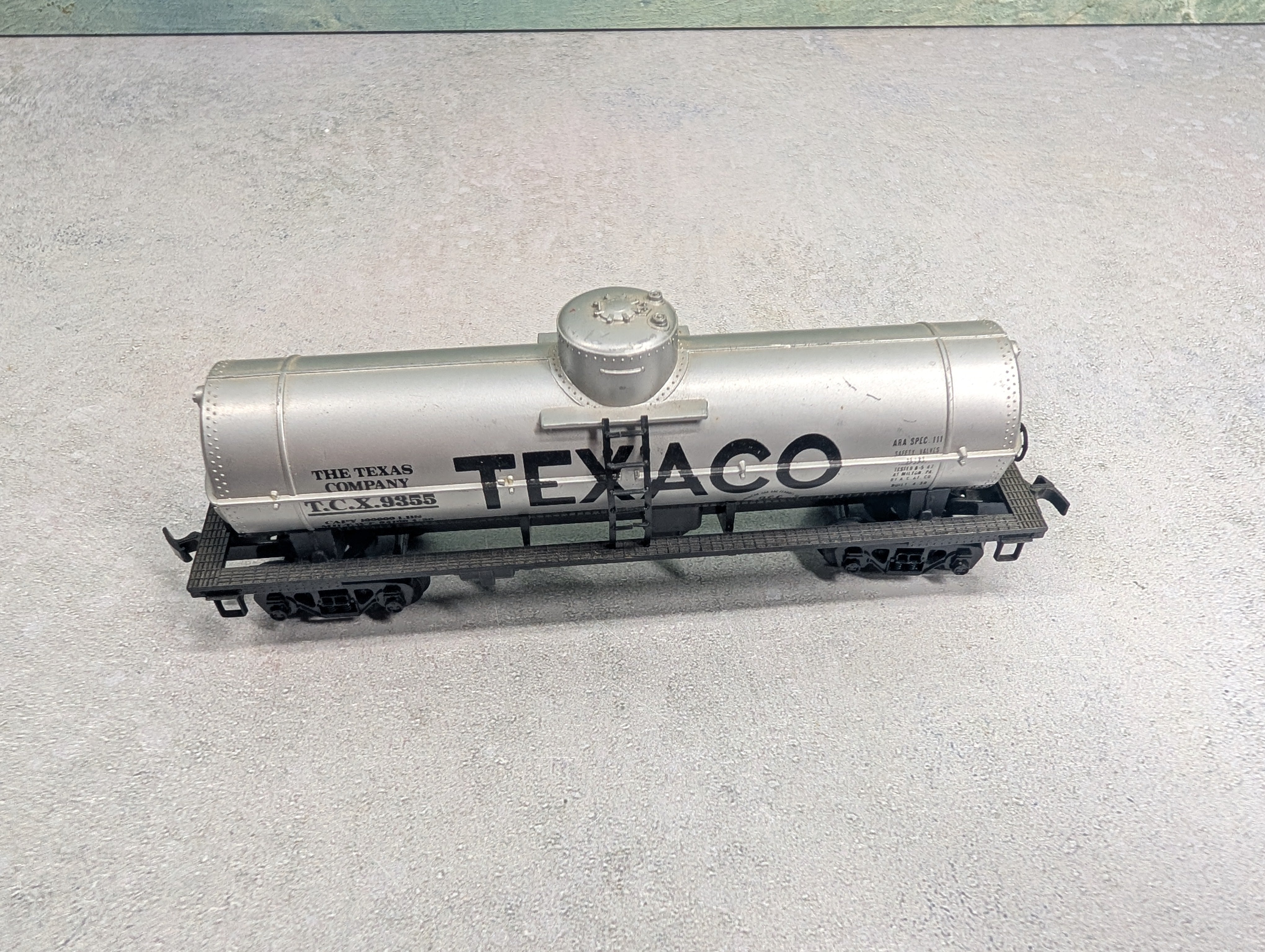 USED HO Scale Single Dome Tank Car Texaco TCX #9355