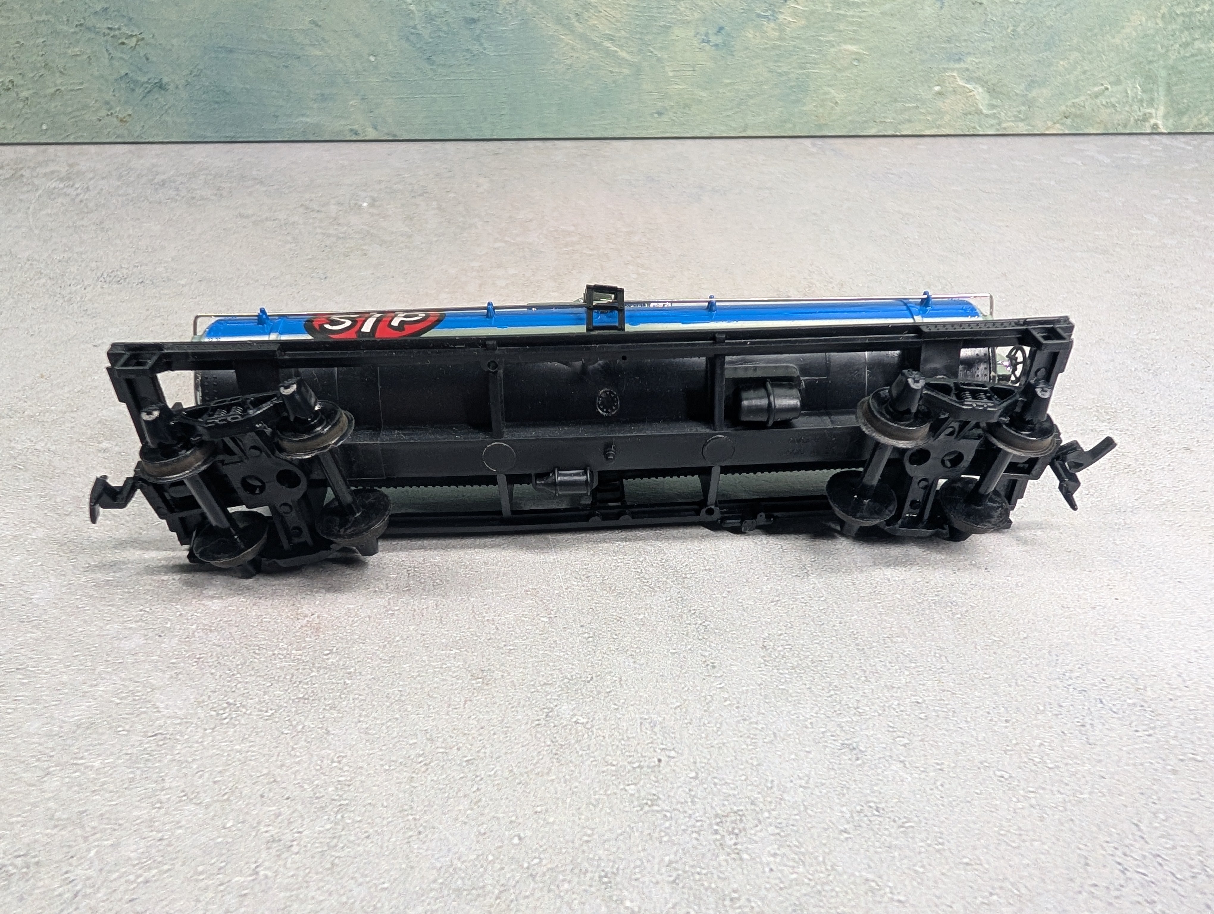 USED Tyco HO Scale Single Dome Tank Car STP