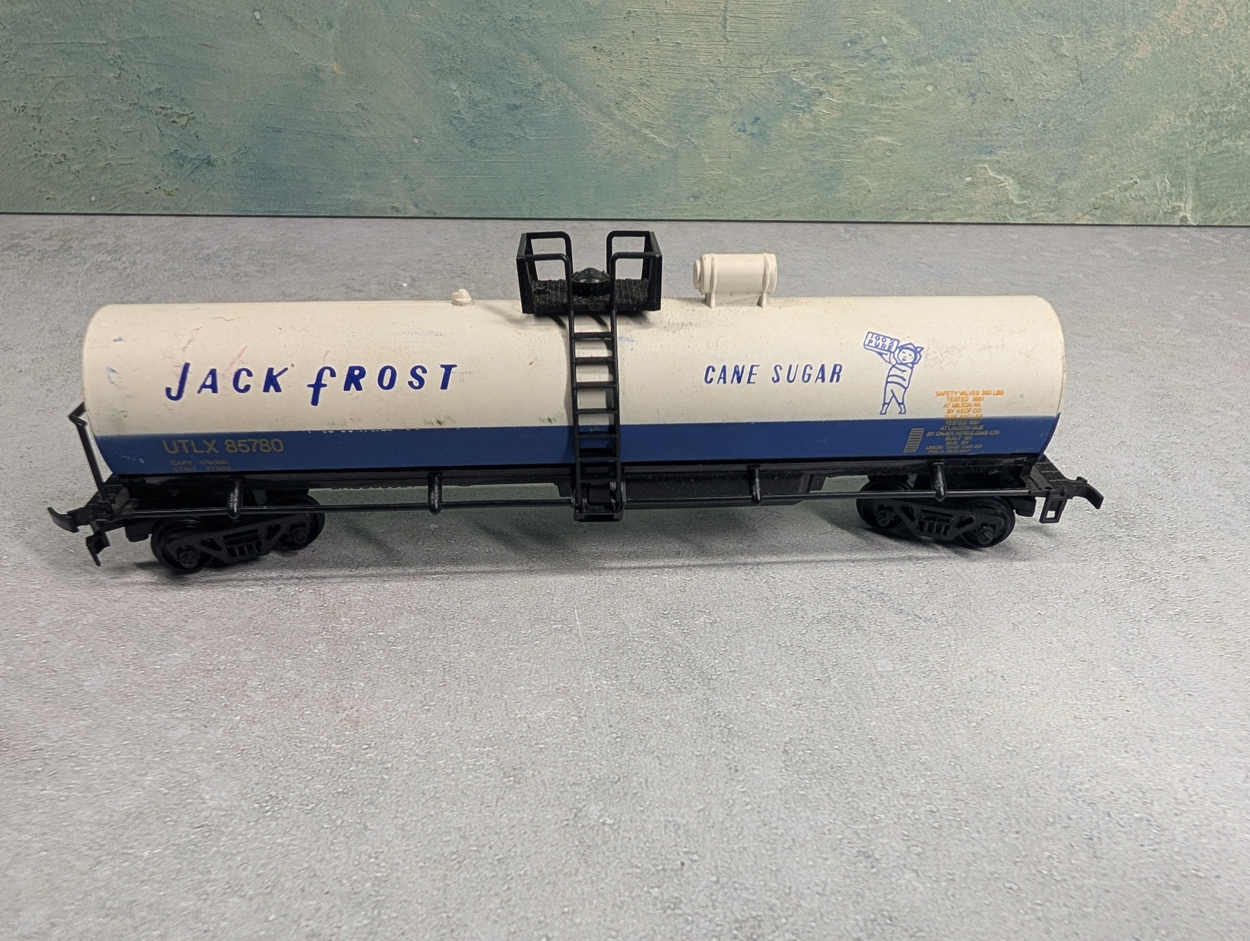 USED HO Scale Billboard Tank Car Jack Frost Cane Sugar UTLX #85780