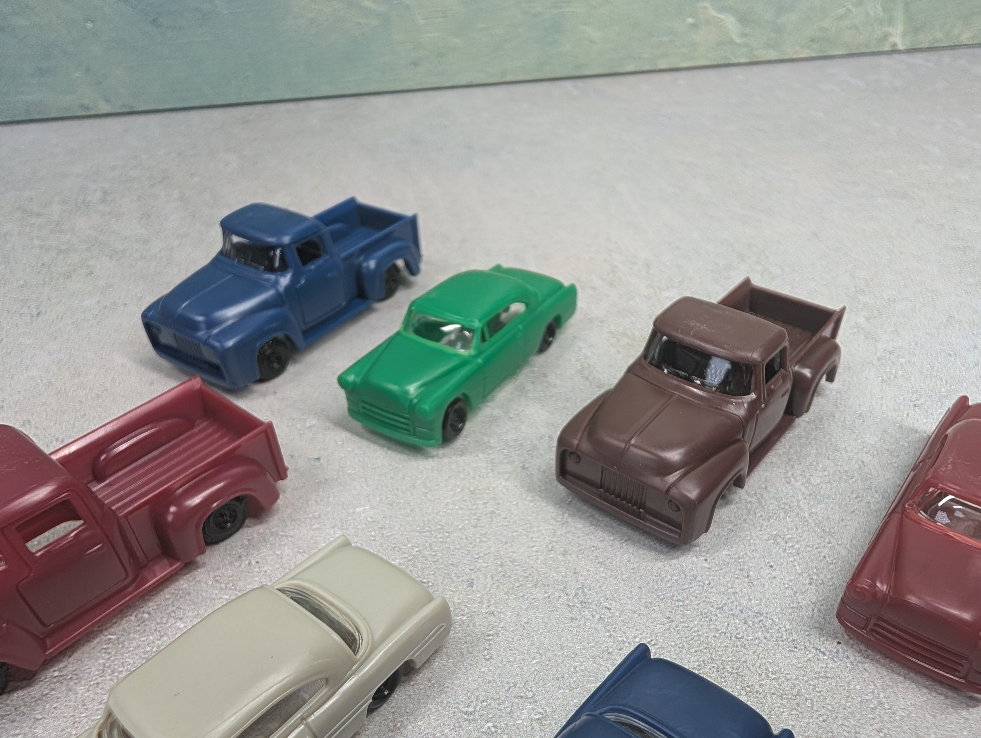 USED Life-Like HO Scale Lot of Vehicles and Trucks (7 pcs)