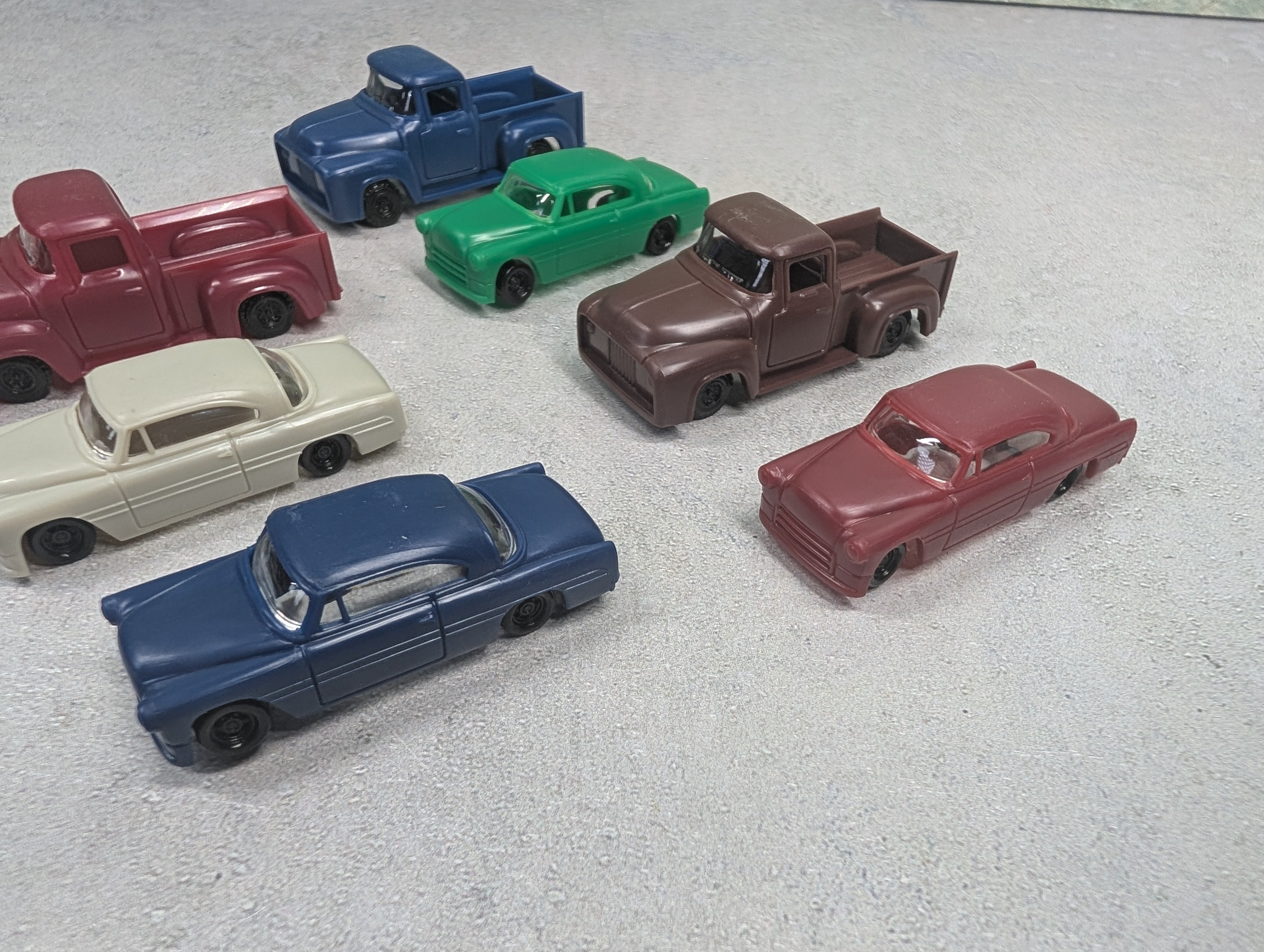 USED Life-Like HO Scale Lot of Vehicles and Trucks (7 pcs)