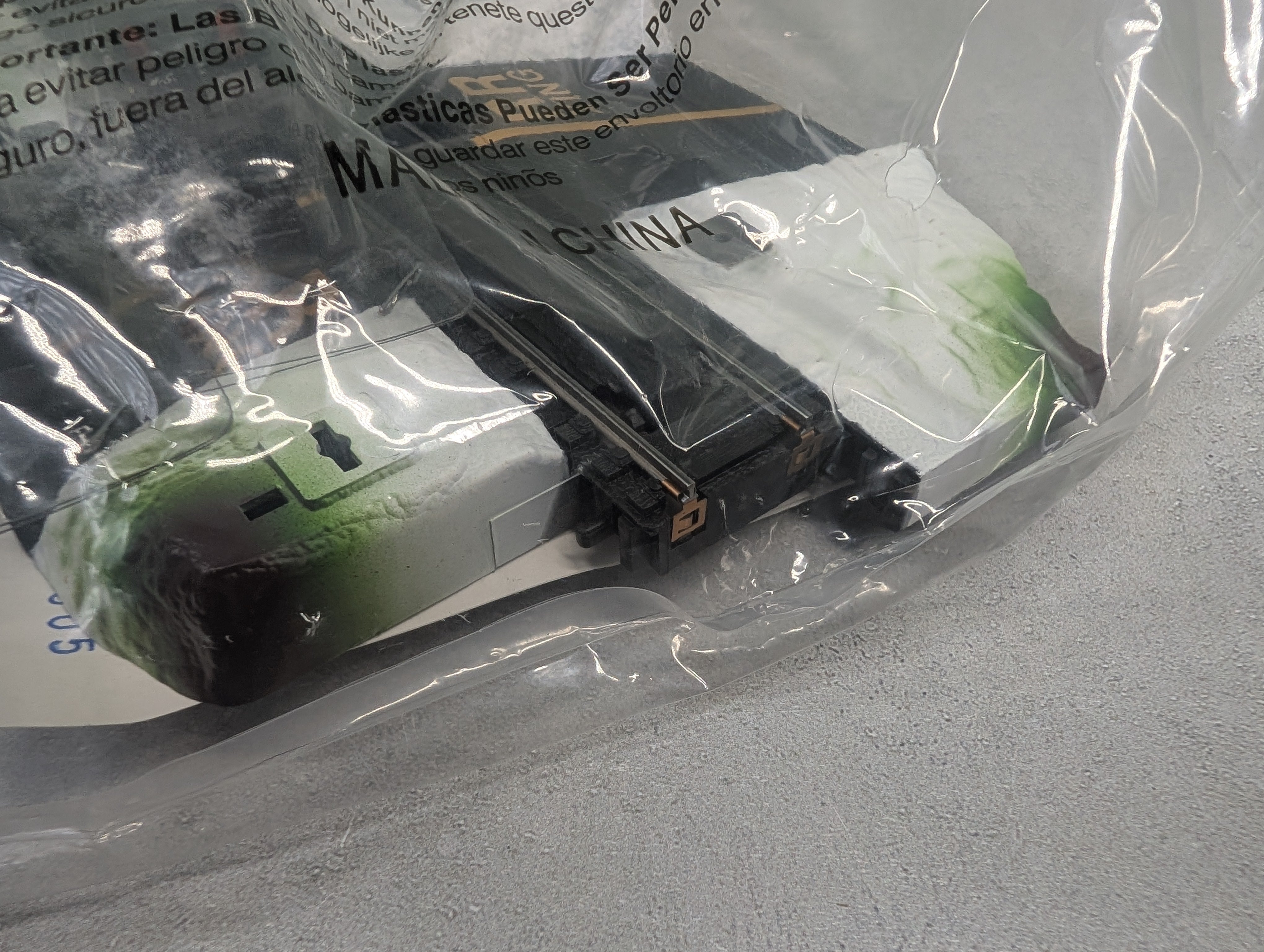 USED Life-Like HO Scale Operating Duel Crossing Gate for Power-Loc Track KIT