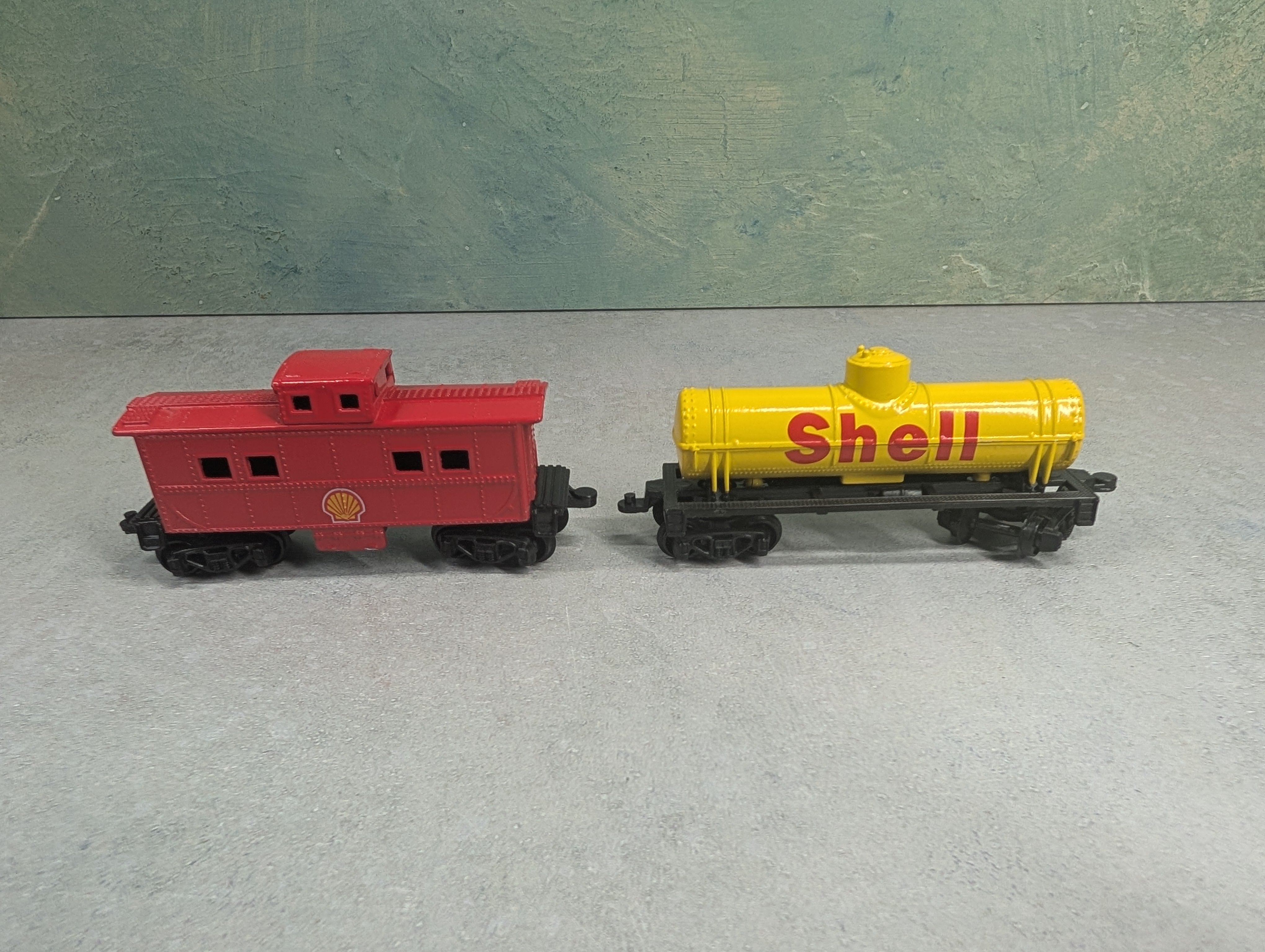 USED Fletcher Barnhardt & White HO Scale Shell Oil Promotional Train Set Non-Powered