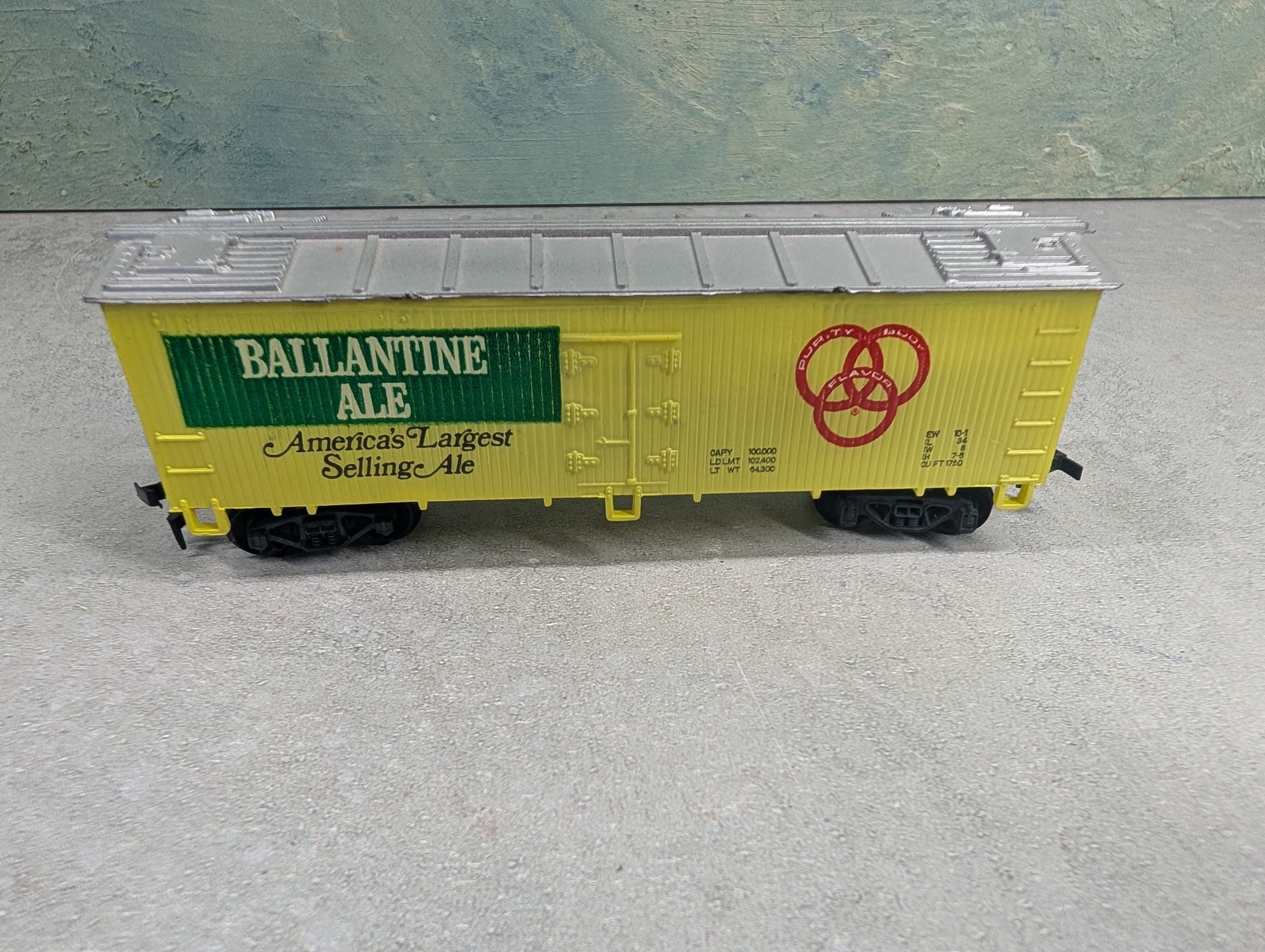 USED HO Scale Billboard Wooden Box Car Ballantine Ale