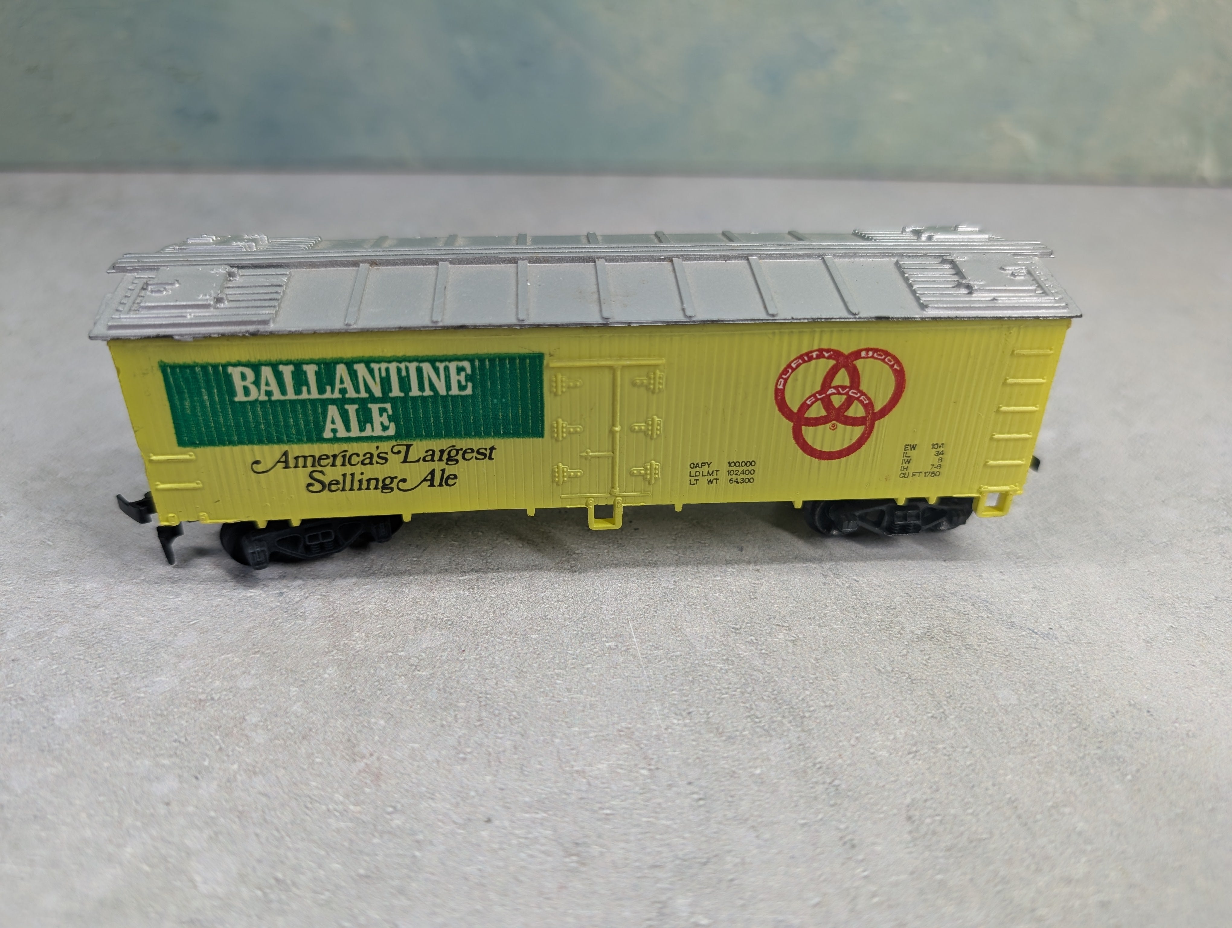 USED HO Scale Billboard Wooden Box Car Ballantine Ale