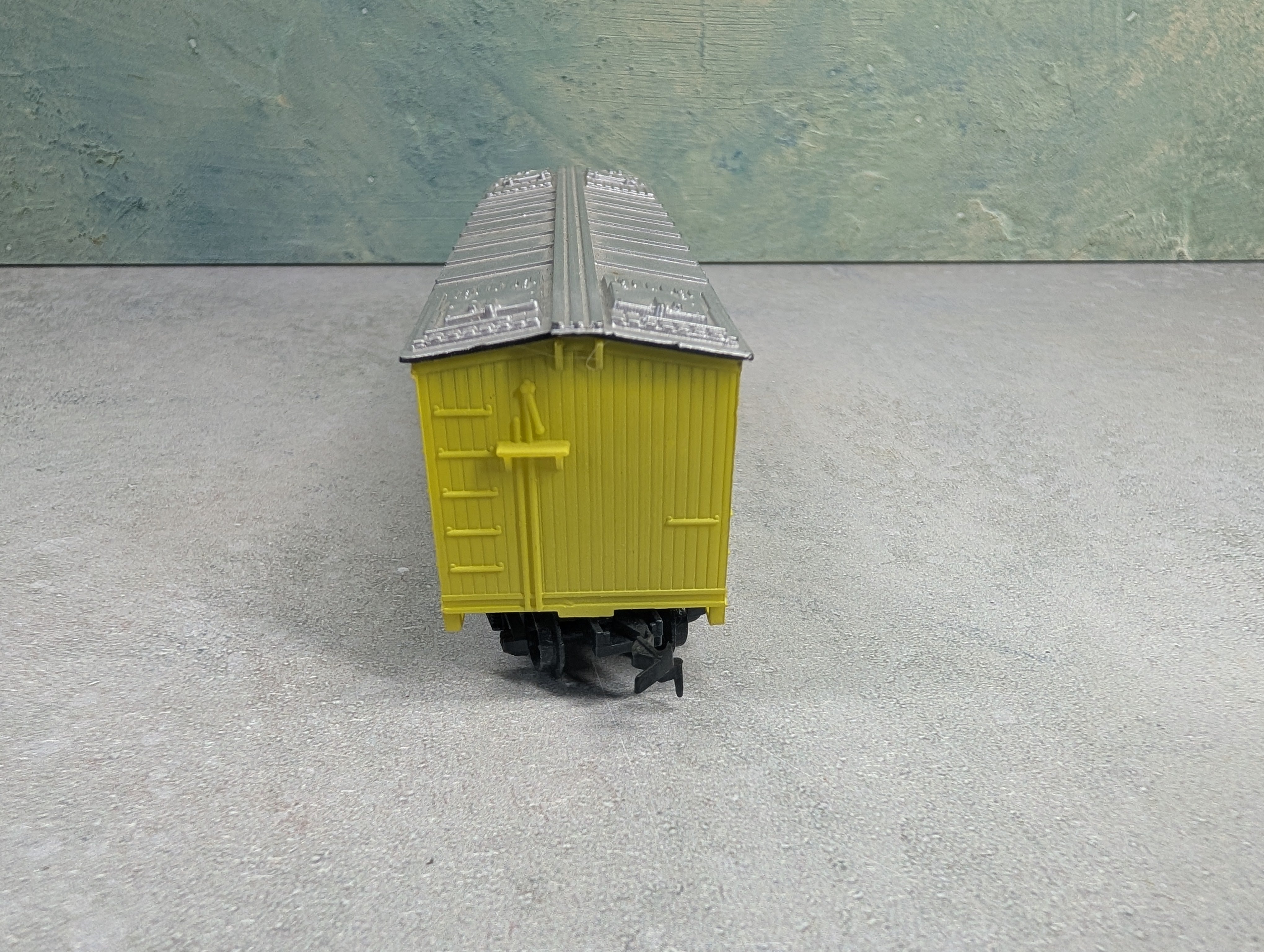 USED HO Scale Billboard Wooden Box Car Ballantine Ale