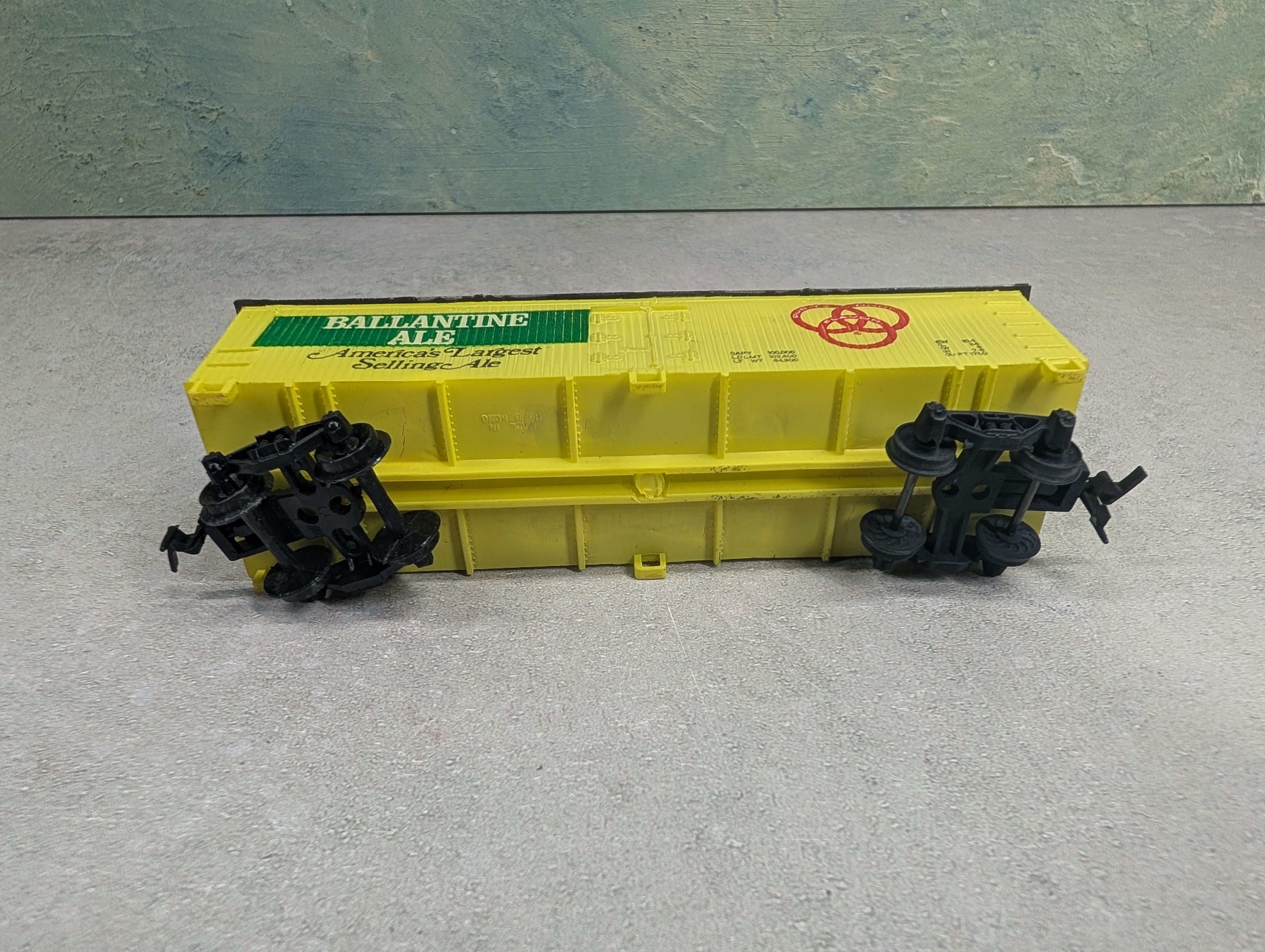 USED HO Scale Billboard Wooden Box Car Ballantine Ale